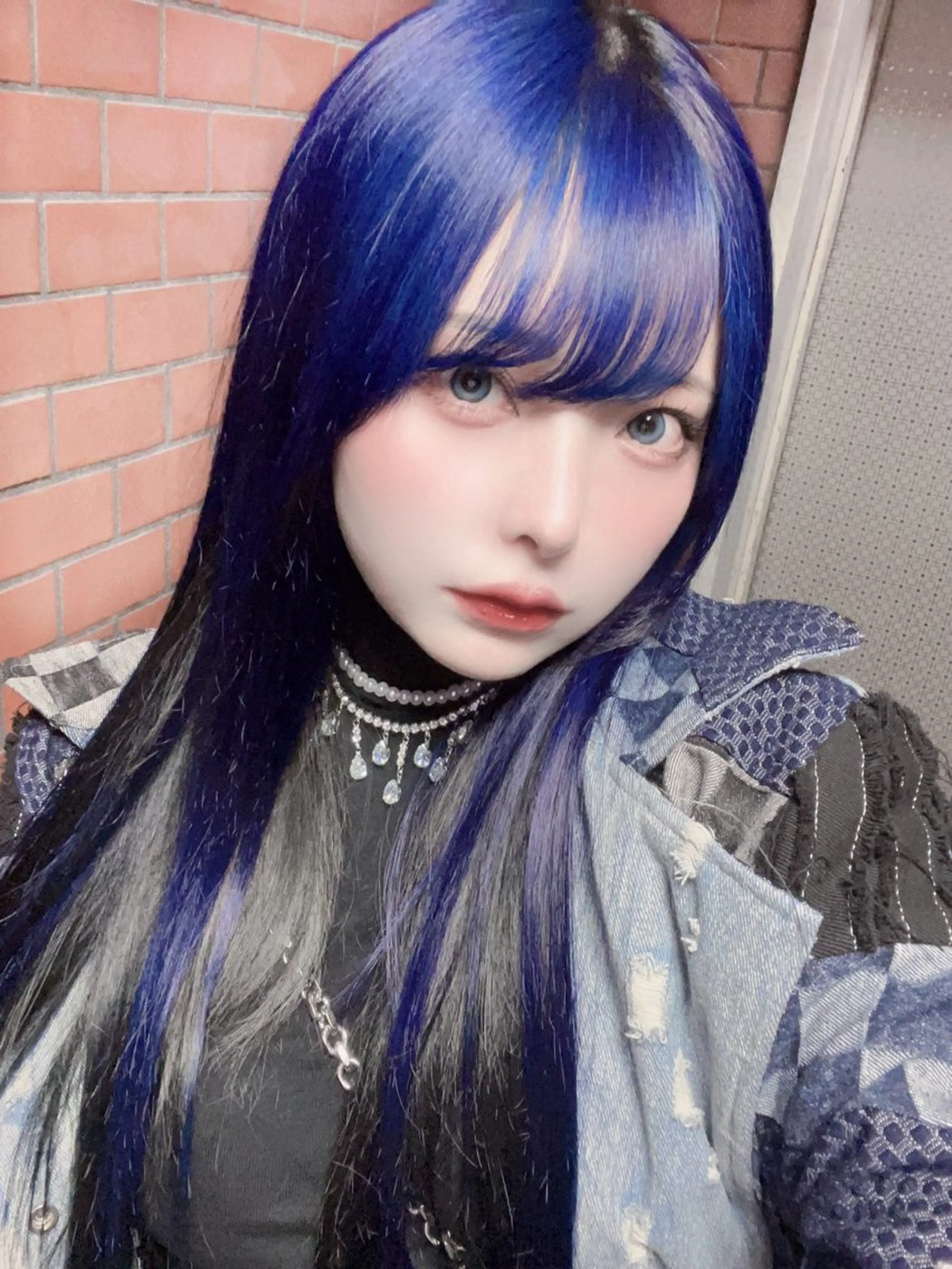 ロング カラー ブルーカラー ホワイト&レイヤーカ ットエクステ長畠俊輔のヘアスタイル