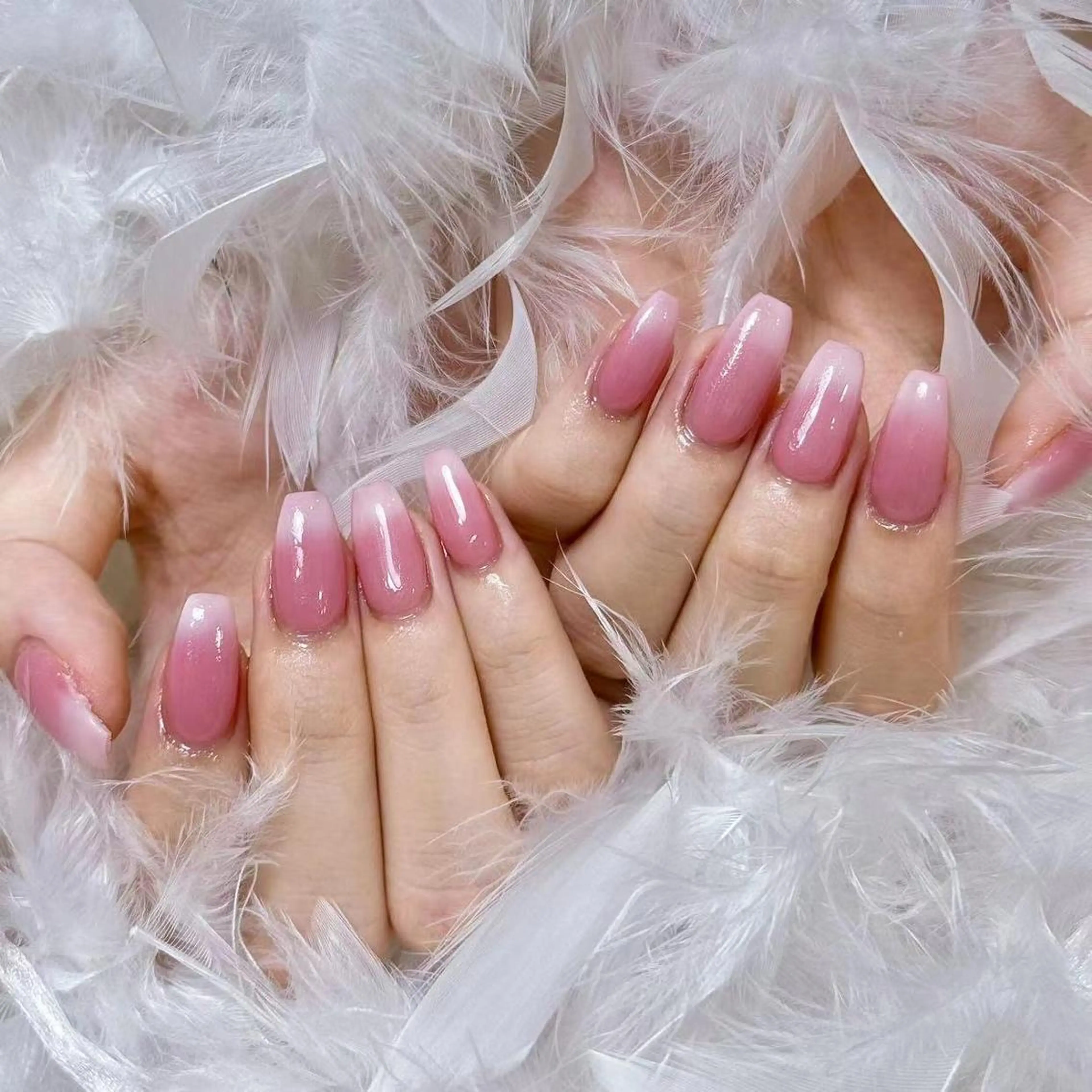 ネイル アートネイル オーロラネイル ガーリー キラキラネイル 韓国ネイル ハンドネイル ハンドケア Plenty 🚢のネイルデザイン