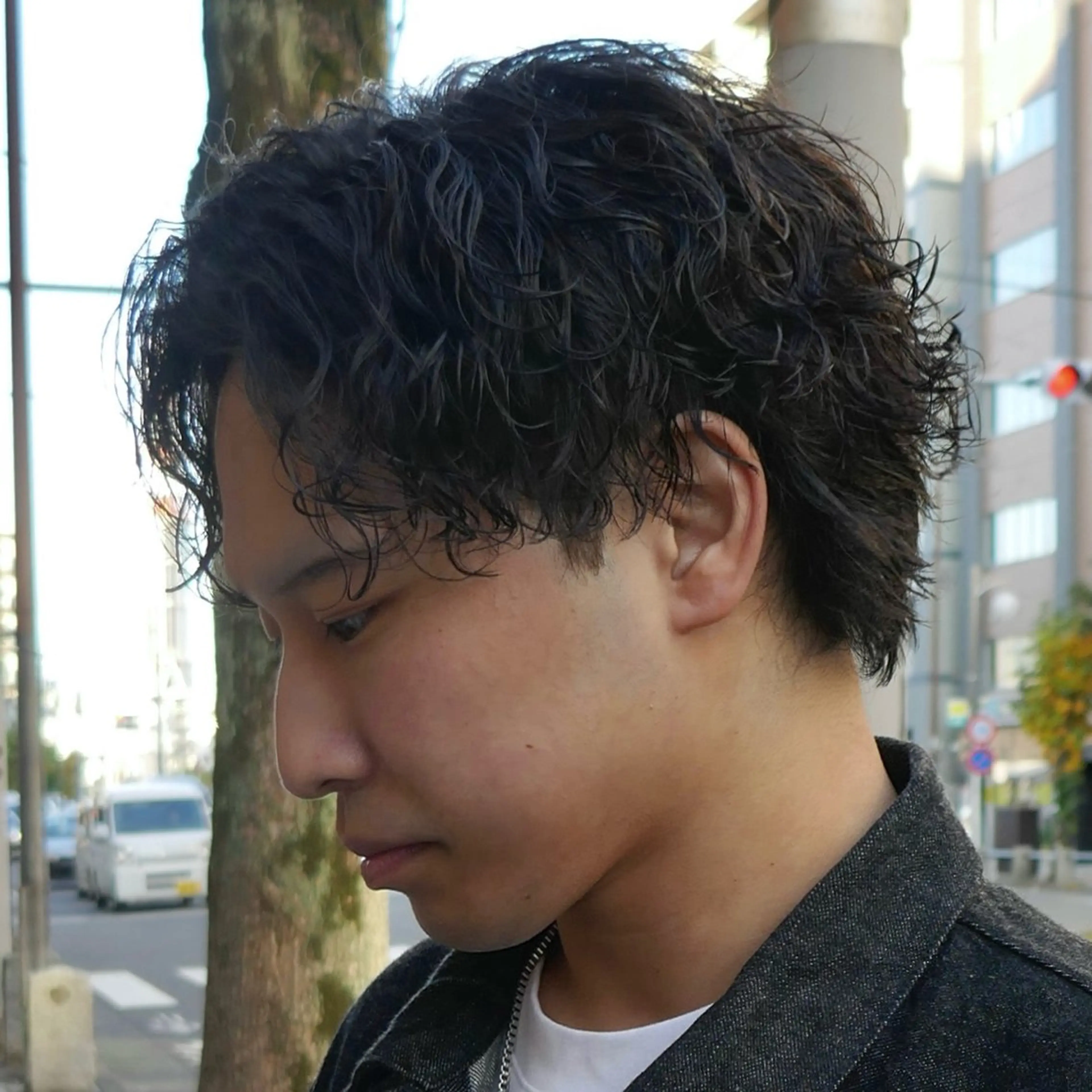 ミディアム パーマ メンズ ミディアムパーマ フェードカット メンズパーマ スキンフェード ツイストスパイラルパーマ カット パーマ 立川/メンズパーマ 厚進太郎のヘアスタイル