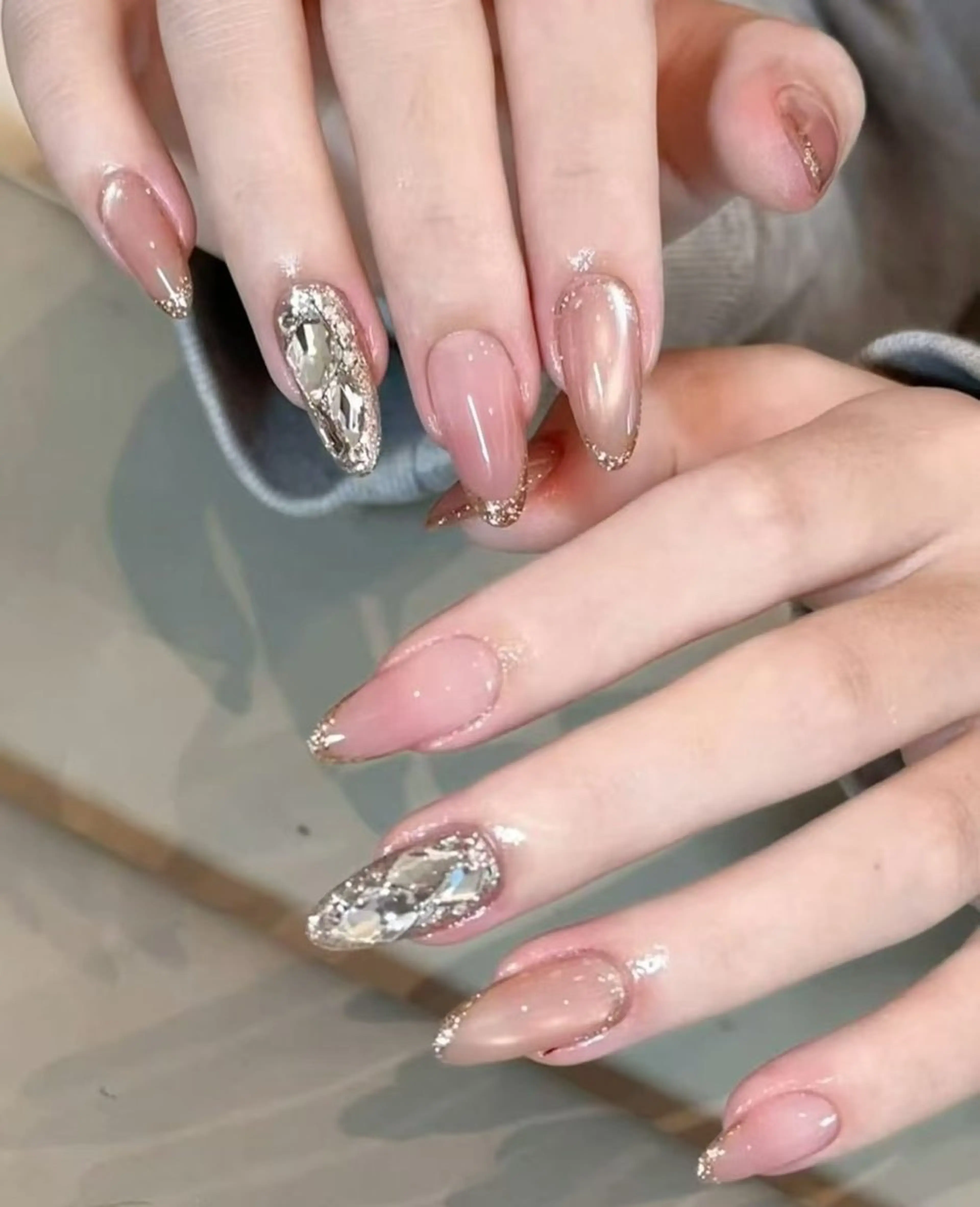ネイル オーロラネイル フラワーネイル フットネイル フレンチネイル ジェルネイル ハンドネイル BabyYouMi nailのネイルデザイン