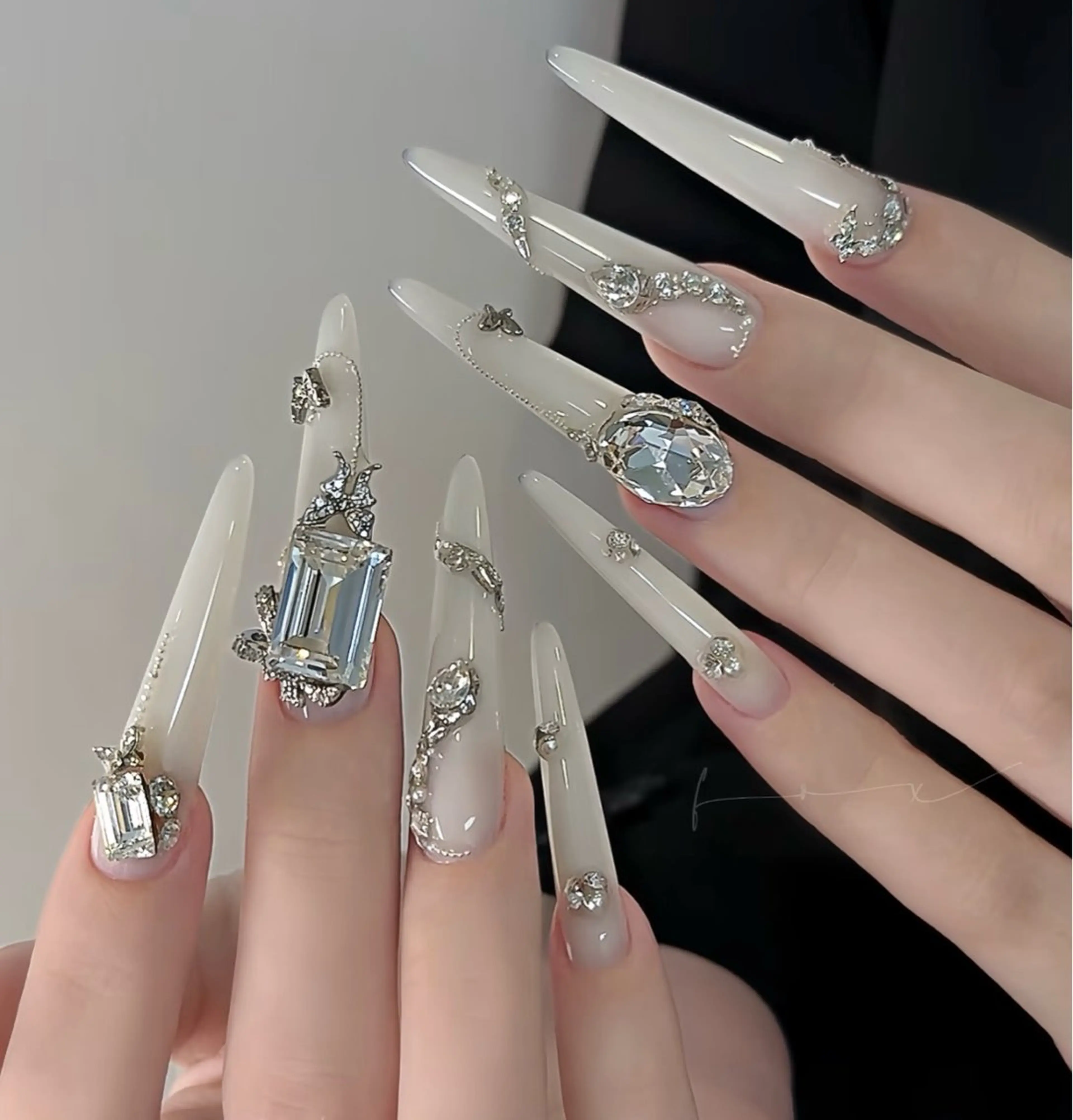 ネイル ハンドネイル Luvia Ginzaのネイルデザイン