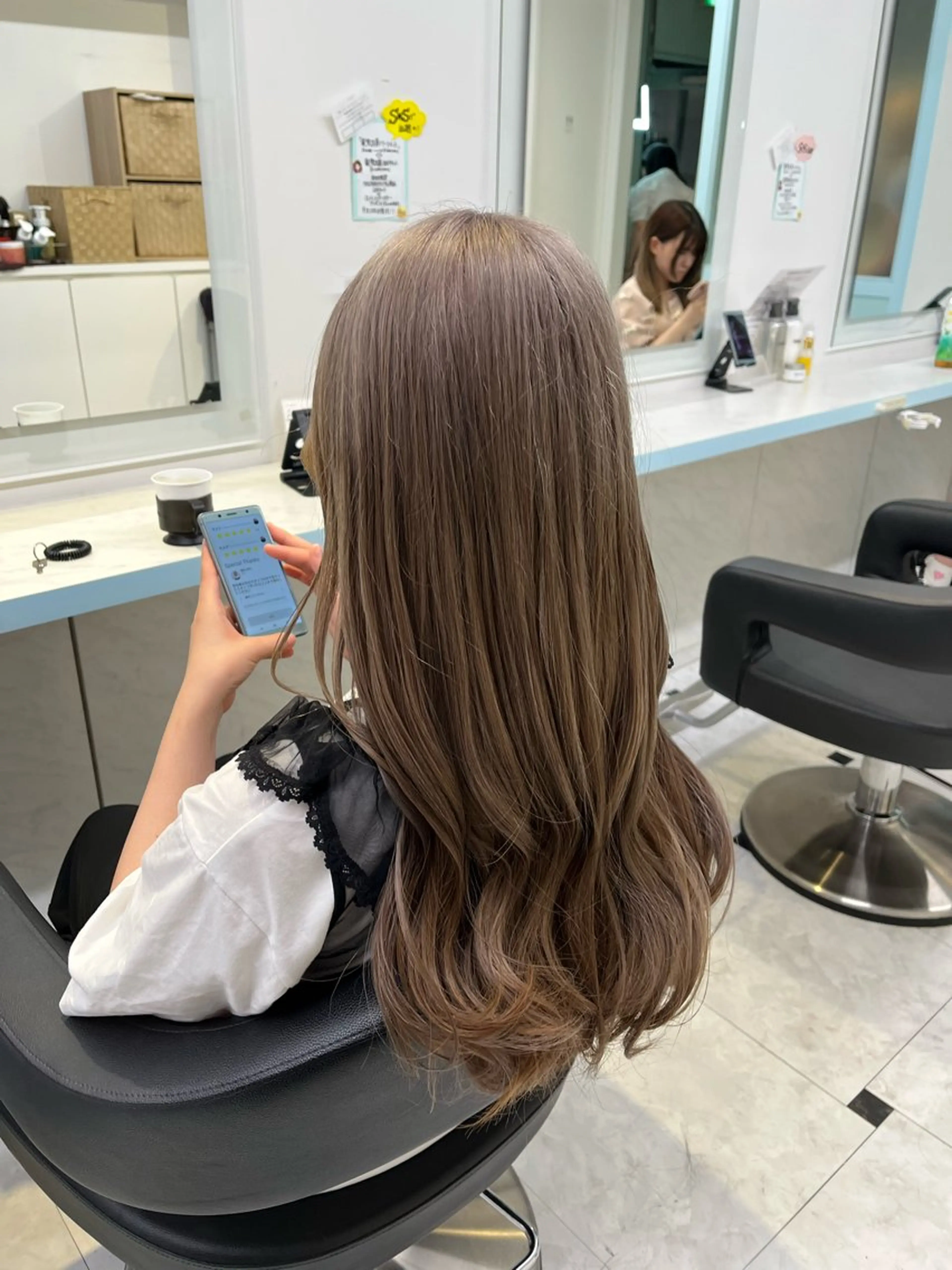 ロング カラー ヘアカラー ブリーチカラー 🩵MIZUKIのヘアスタイル