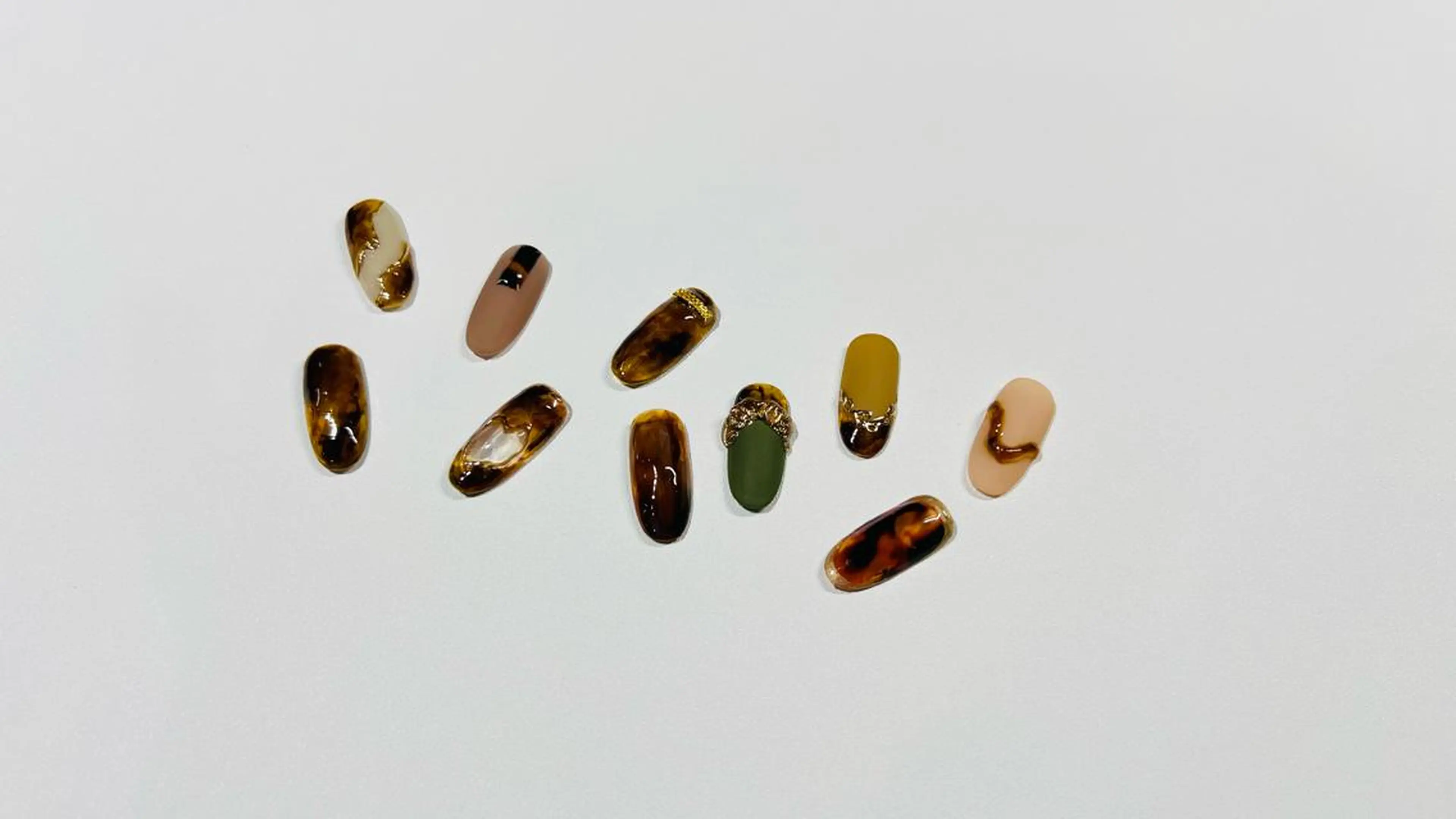 ネイル べっ甲ネイル Gatto所属・Gatto(ガット) ヤマモトのネイルデザイン