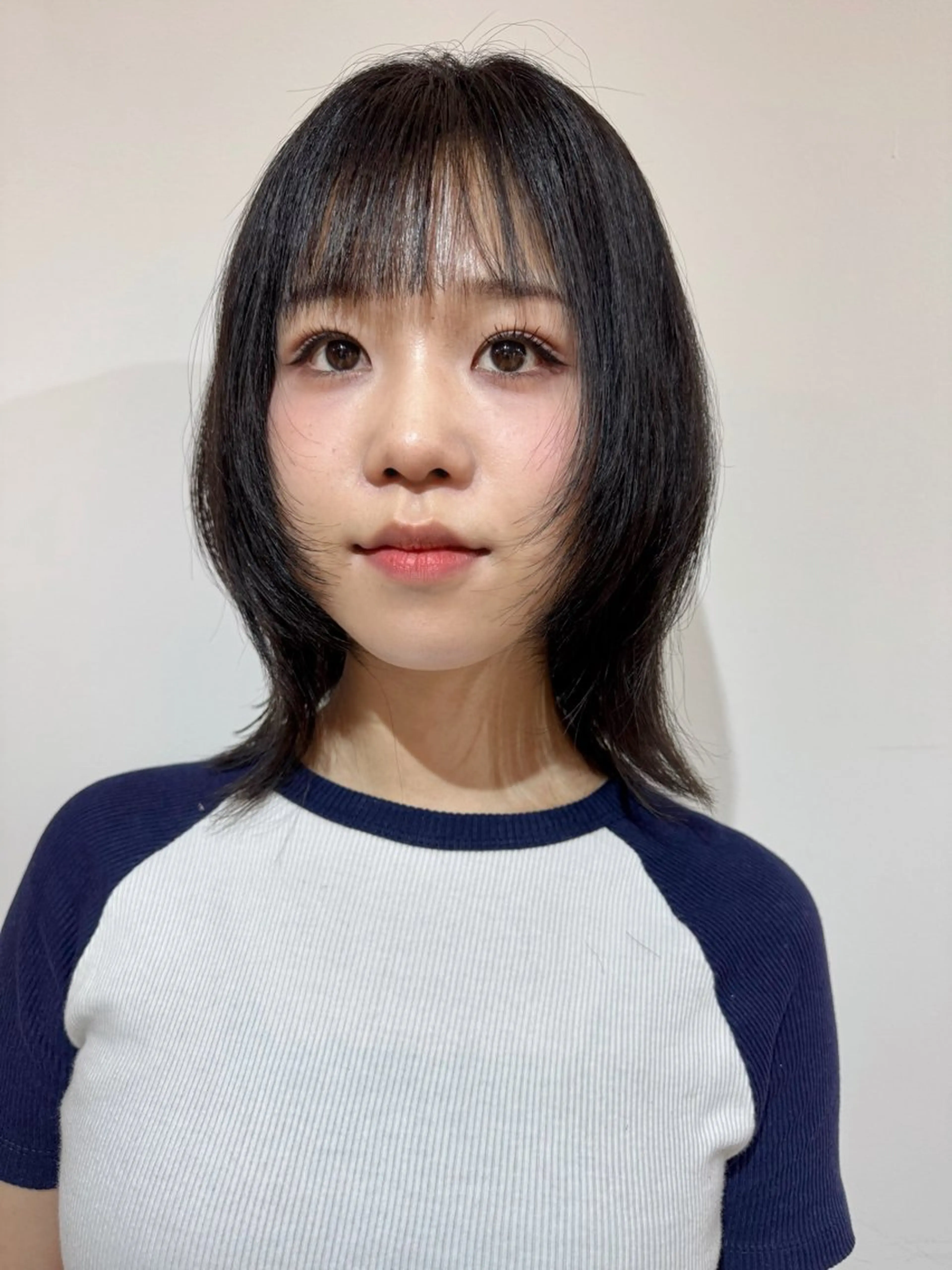 ミディアム カラー ダークグレー 顔まわりレイヤー 顔周りカット レイヤーカット ボブウルフ／ボブ Satsuki【名駅のヘアスタイル