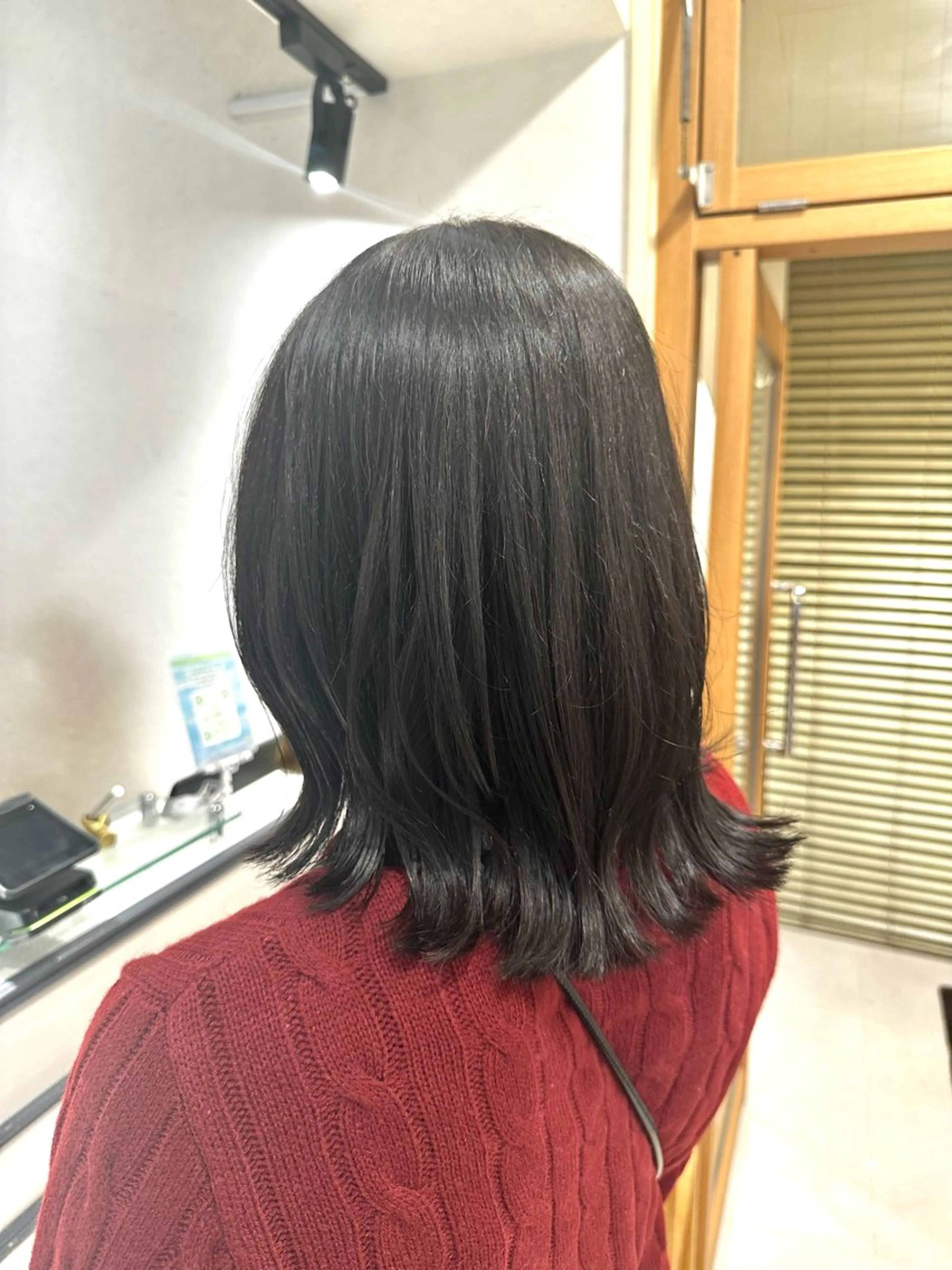ミディアム カラー 岡本 葵のヘアスタイル