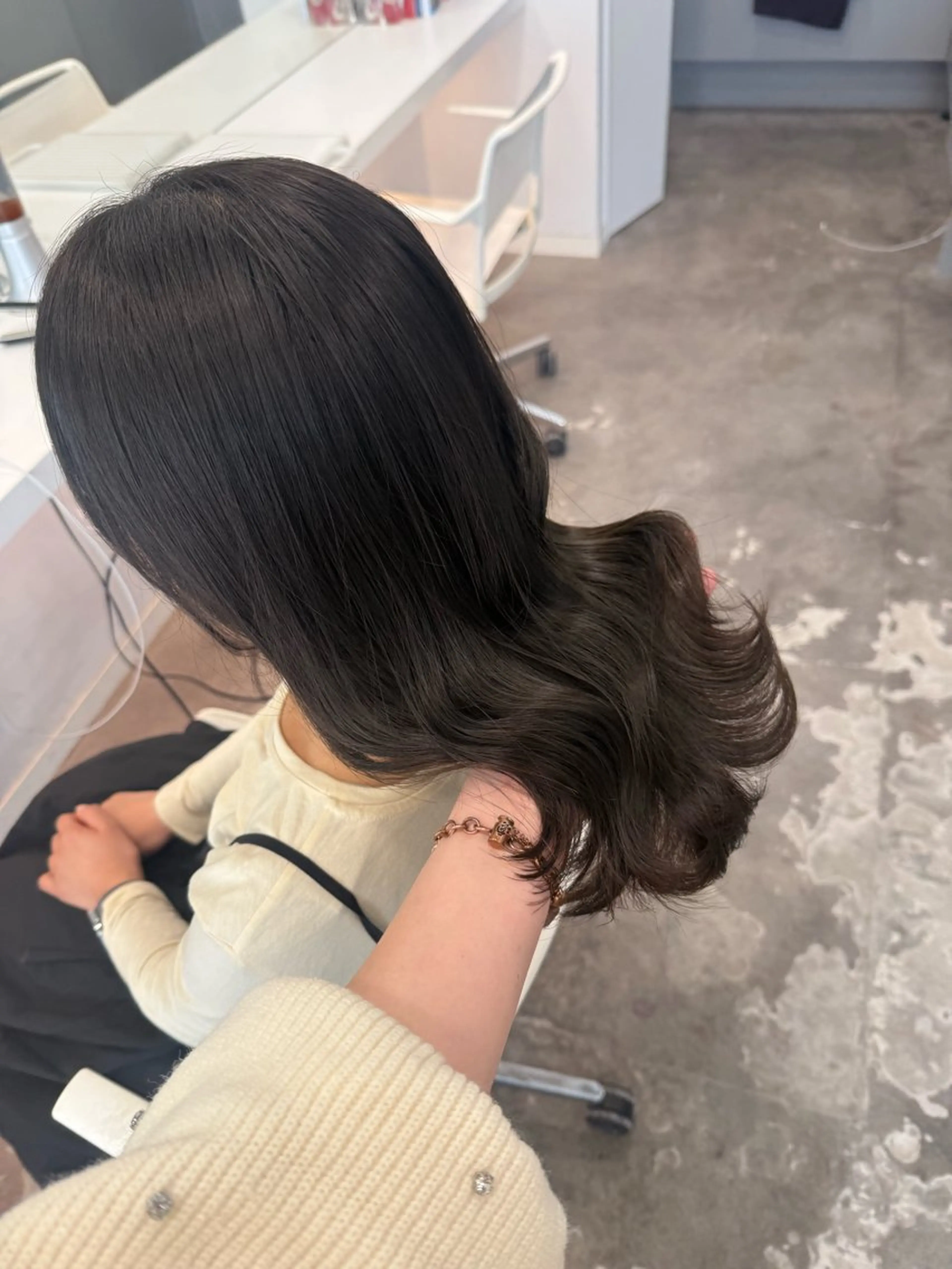 セミロング PACE所属・ayumi ／透明感カラーのヘアスタイル