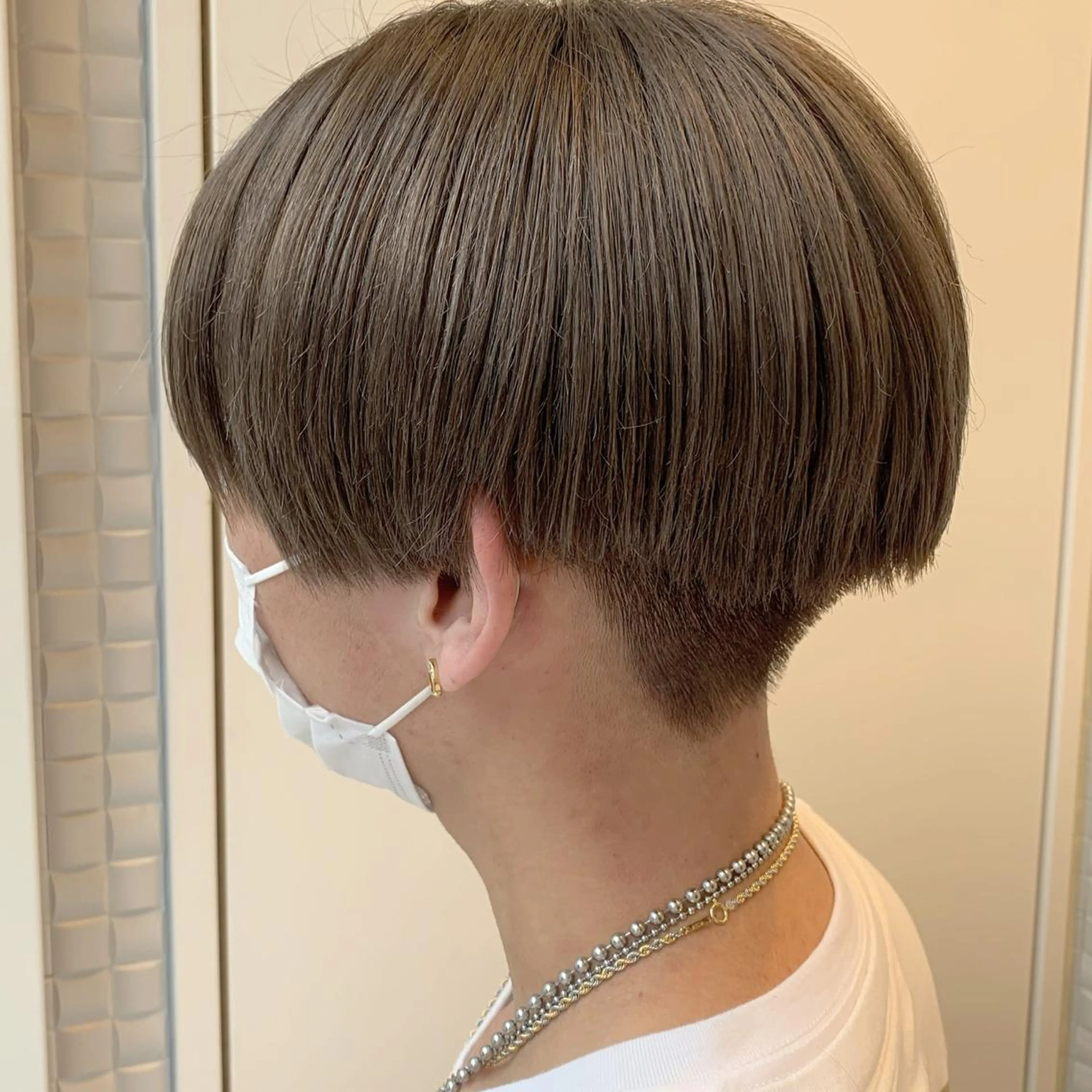 ショート カラー ブリーチ グレージュ 𝒢𝒾𝓇𝓁𝓎 ⑅　𝓎𝓊𝓀𝒶のヘアスタイル