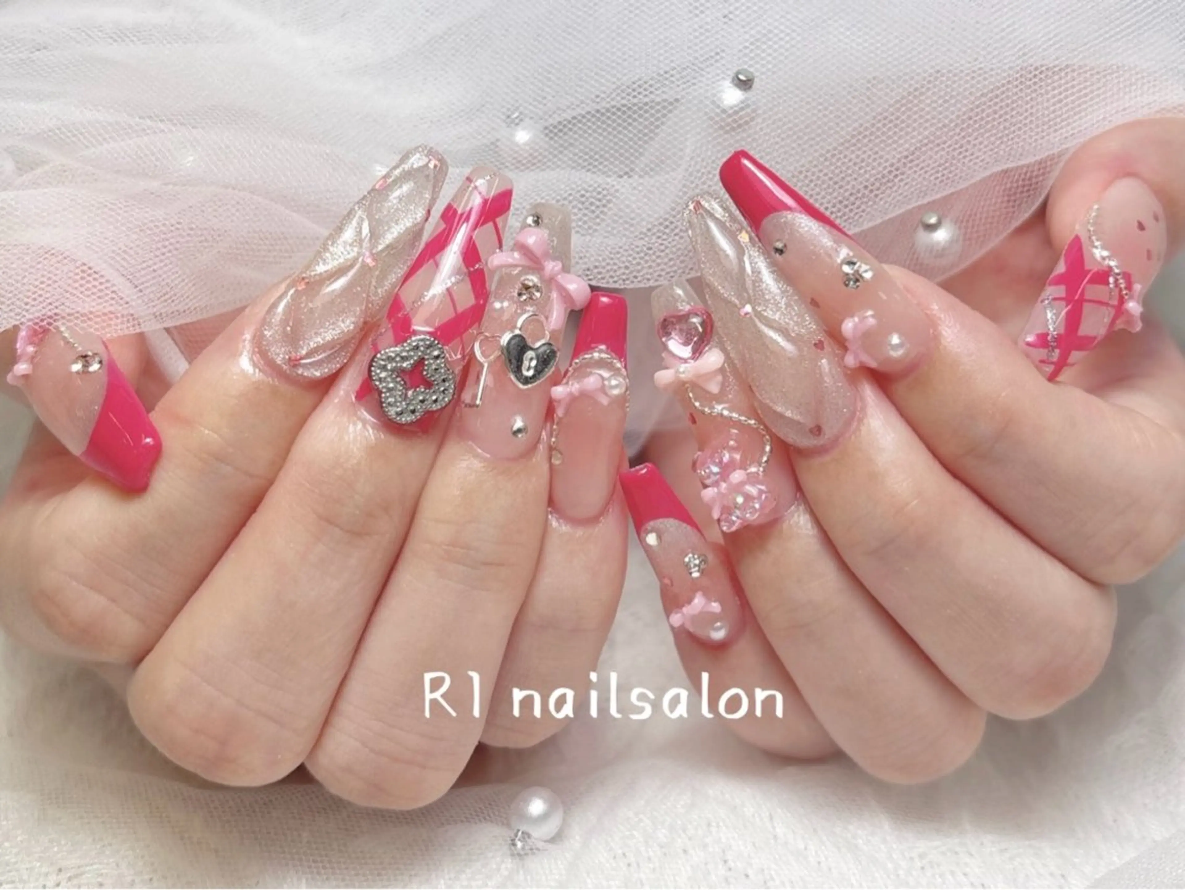 ネイル ジェルネイル 韓国ネイル マグネットネイル 持ち込み ワンカラーネイル ハンドネイル ハンドケア R1🎀Nail💕 池袋東口店のネイルデザイン