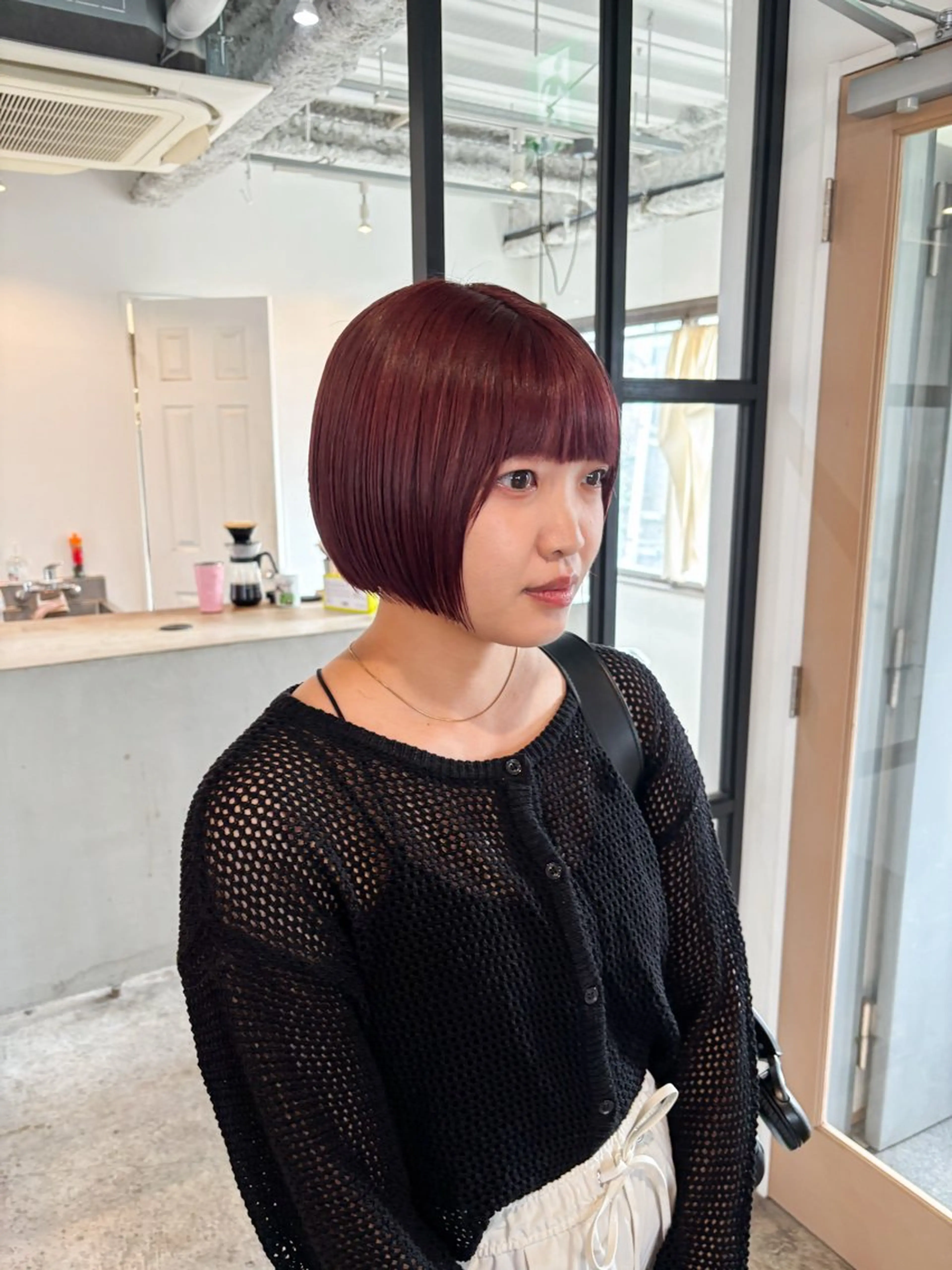 ショート カラー ブリーチ ボルドーカラー ボブ Takuma Suzuki中目黒のヘアスタイル
