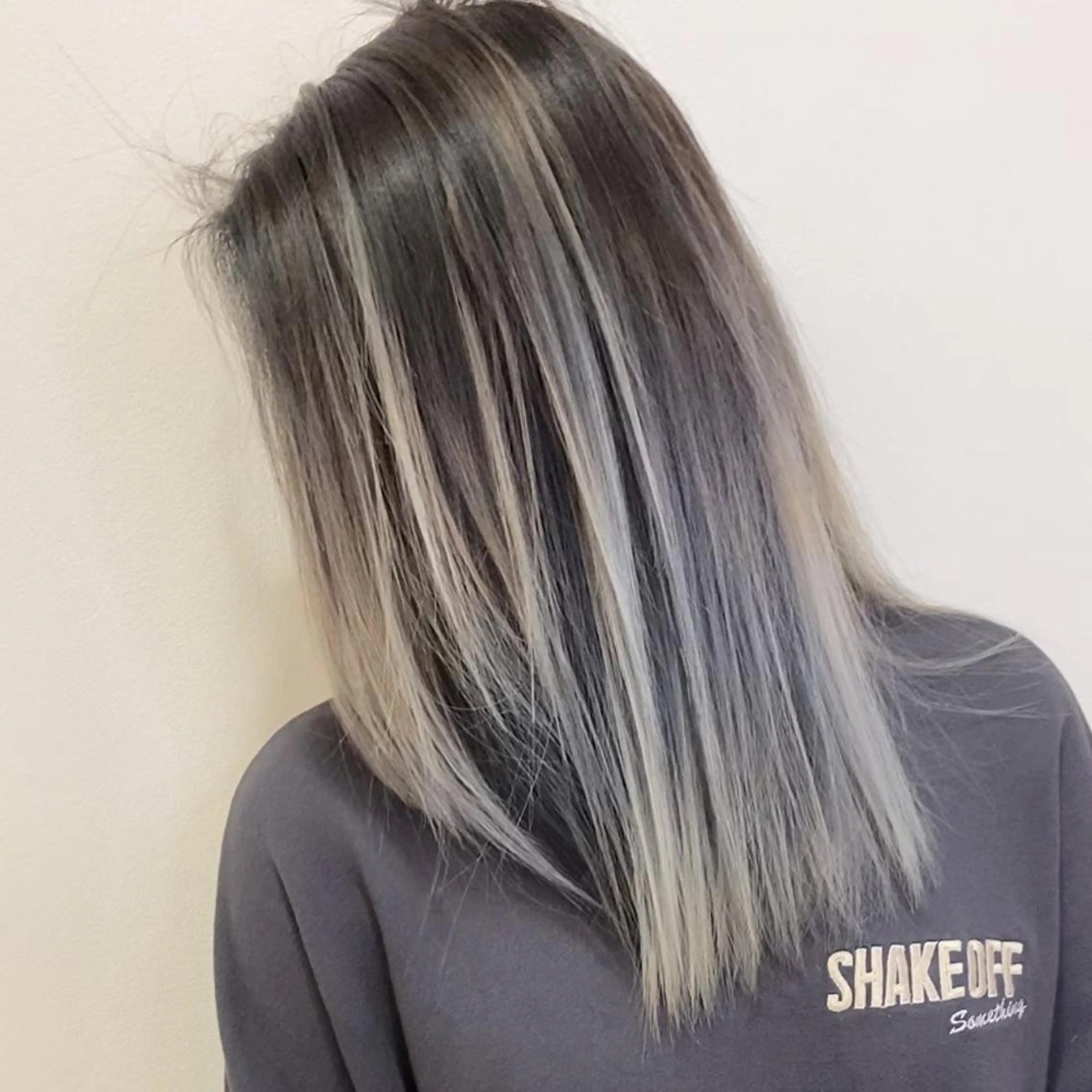 セミロング カラー バレイヤージュ レイヤーカット カット ヘアカラー トリートメント yosuke 梅田/バレイヤージュのヘアスタイル