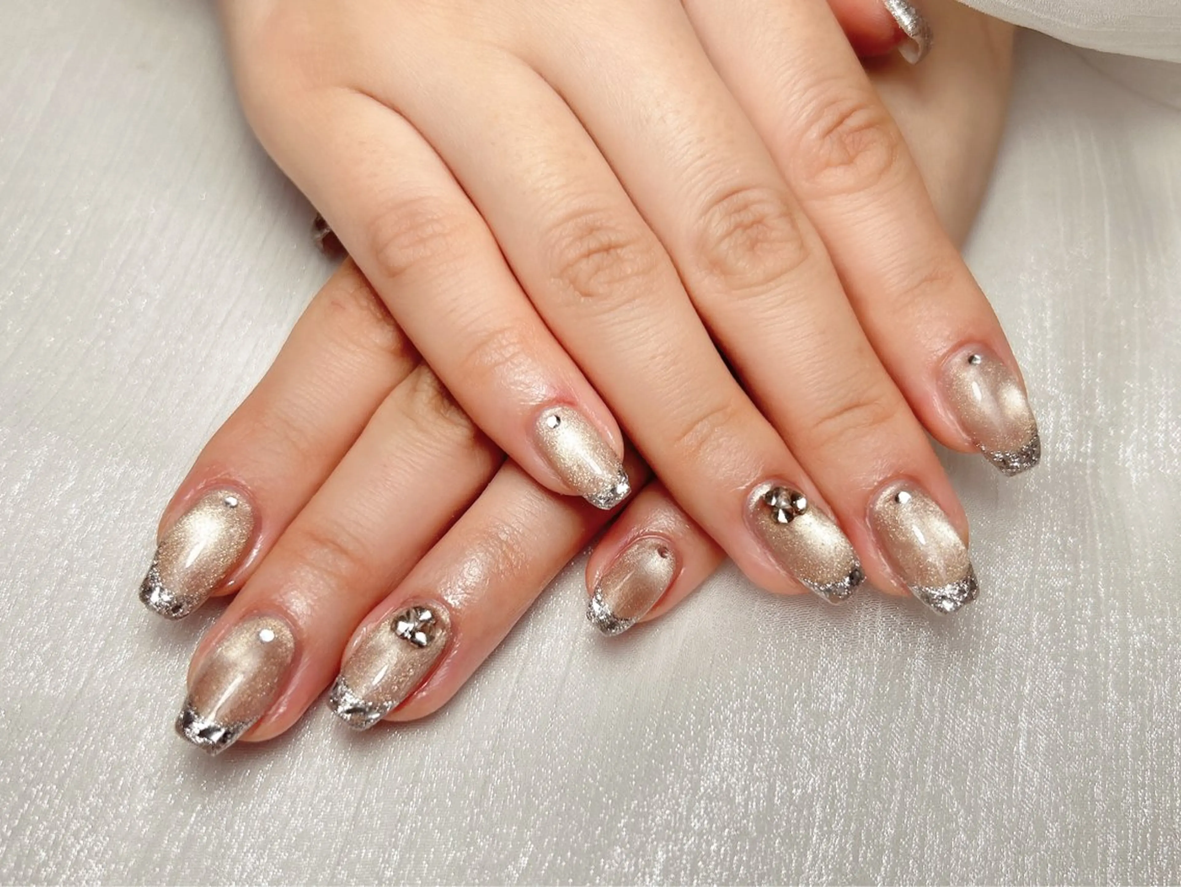 ネイル ハンドネイル オーラ ネイルサロンのネイルデザイン