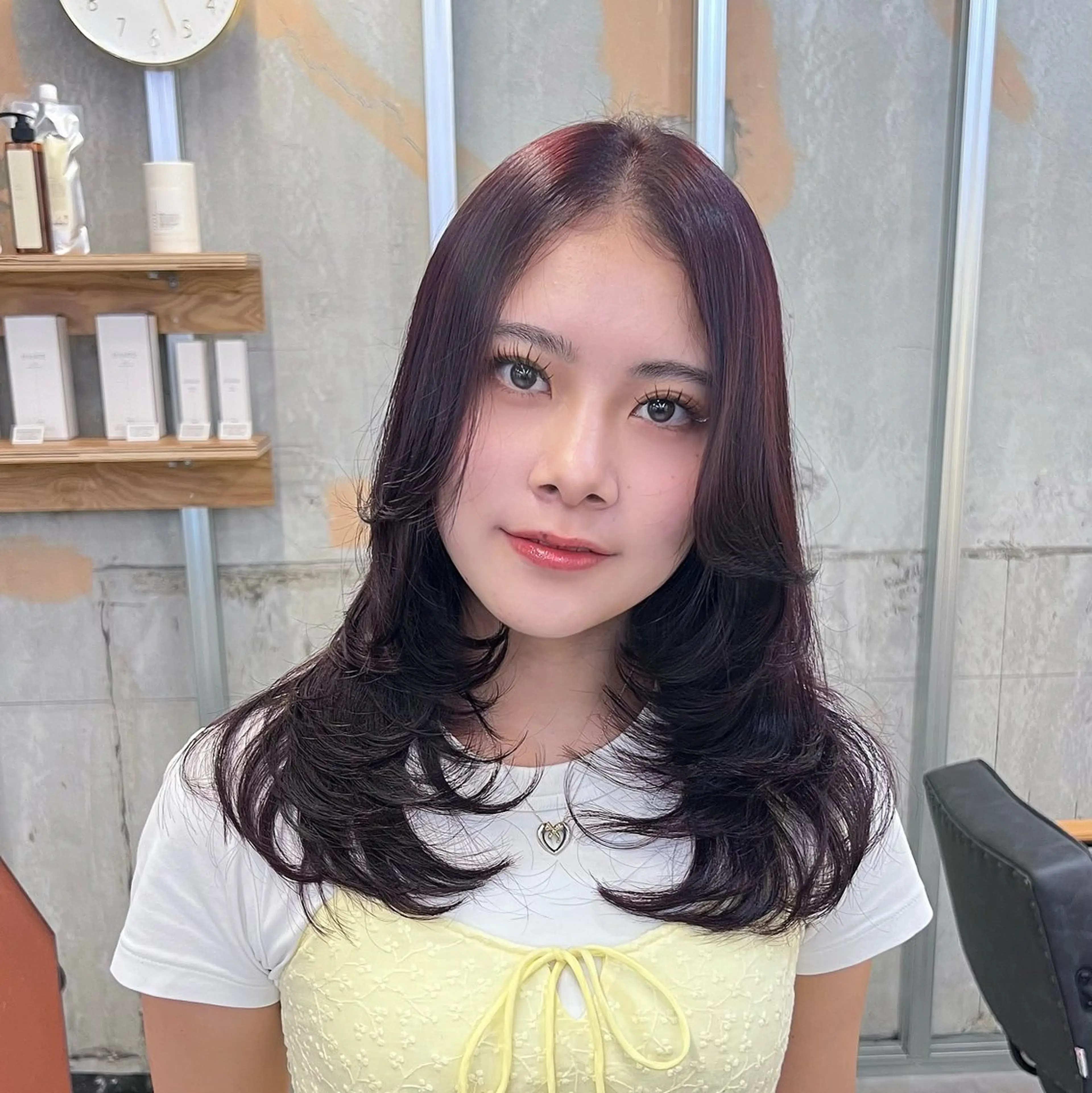 ロング カラー パーマ ベージュカラー 黒髪 ブルーカラー ブルーブラック ブラウンカラー カット ヘアカラー 縮毛矯正 トリートメント akira｜ 透明感ベージュ｜梅田のヘアスタイル