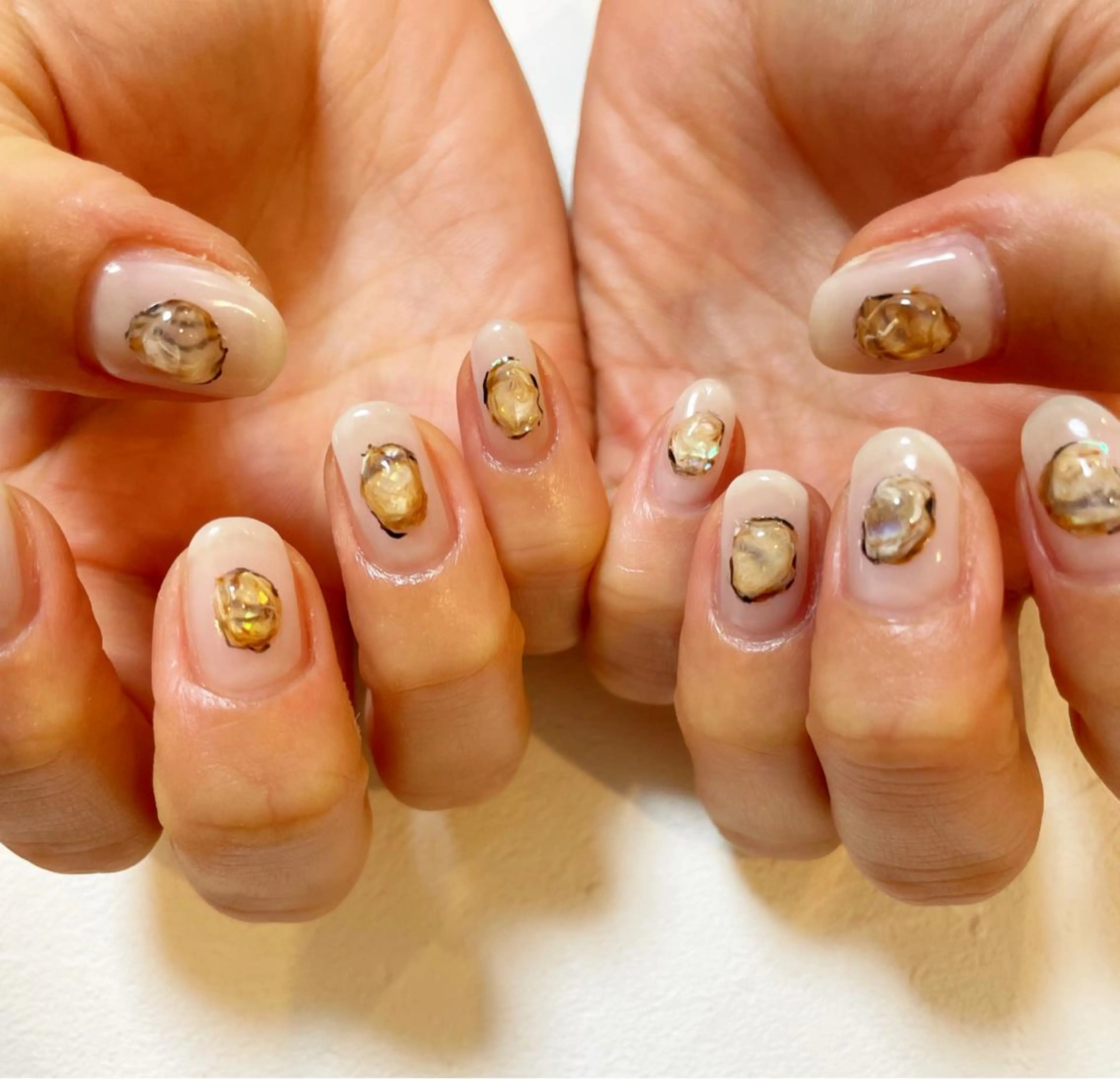 ミディアム ネイル ニュアンスネイル Re:st〔リスト〕所属・ayane Re:st〔リスト〕のネイルデザイン