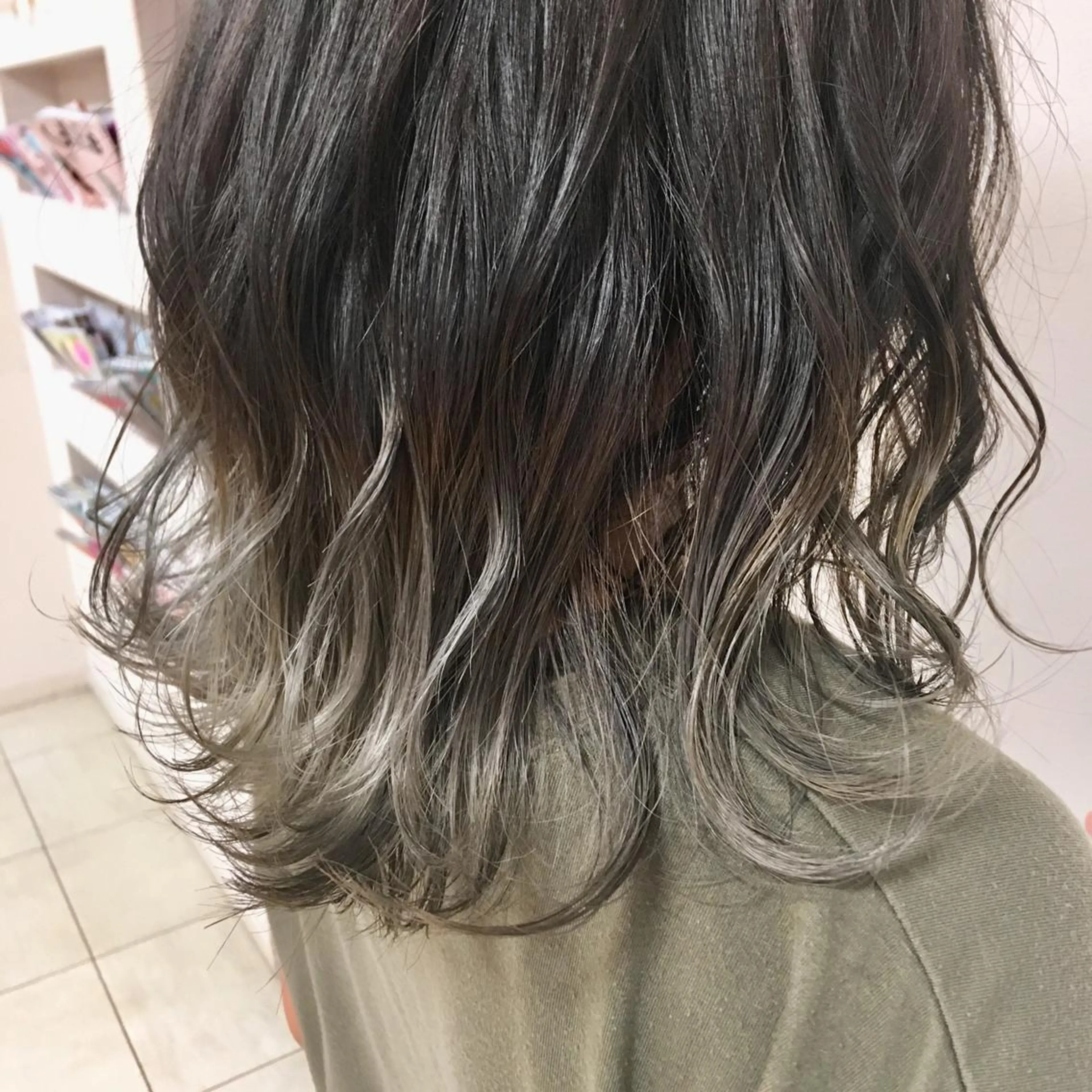 セミロング カラー ヘアアレンジ ヘアカラー トリートメント 【Sweep】おじま のぞみのヘアスタイル