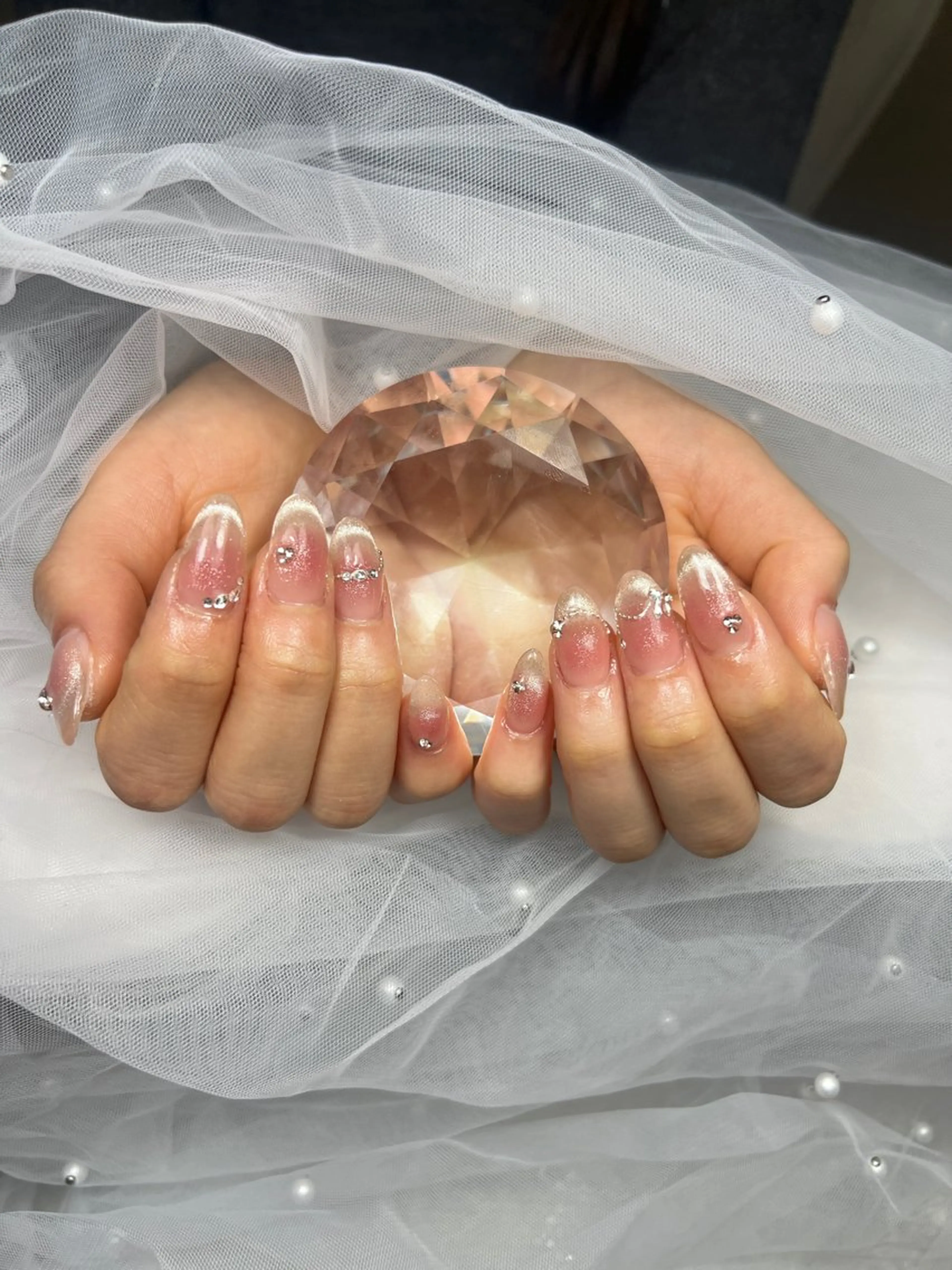 ネイル アートネイル オーロラネイル チークネイル 長さ出し フットネイル ハンドネイル ハンドケア Mio_ Noiranailのネイルデザイン