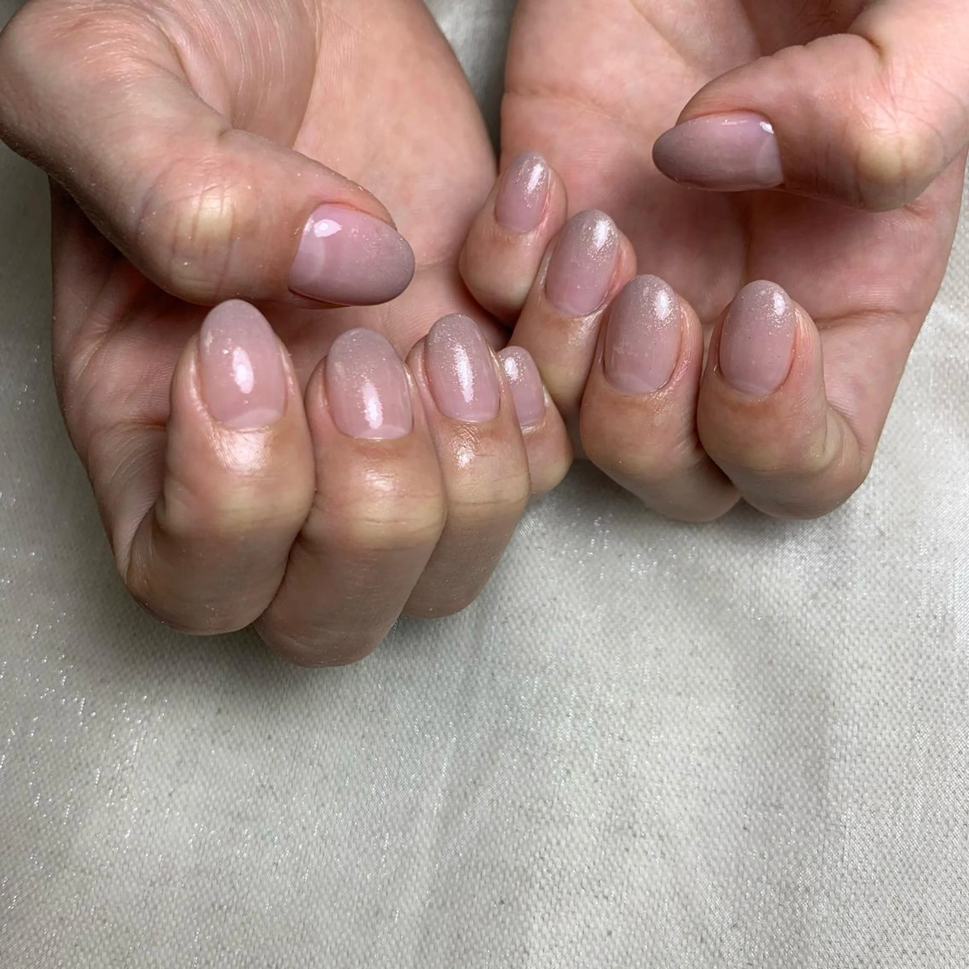 ネイル グラデーション シンプルネイル ハンドネイル 里見 麗のネイルデザイン