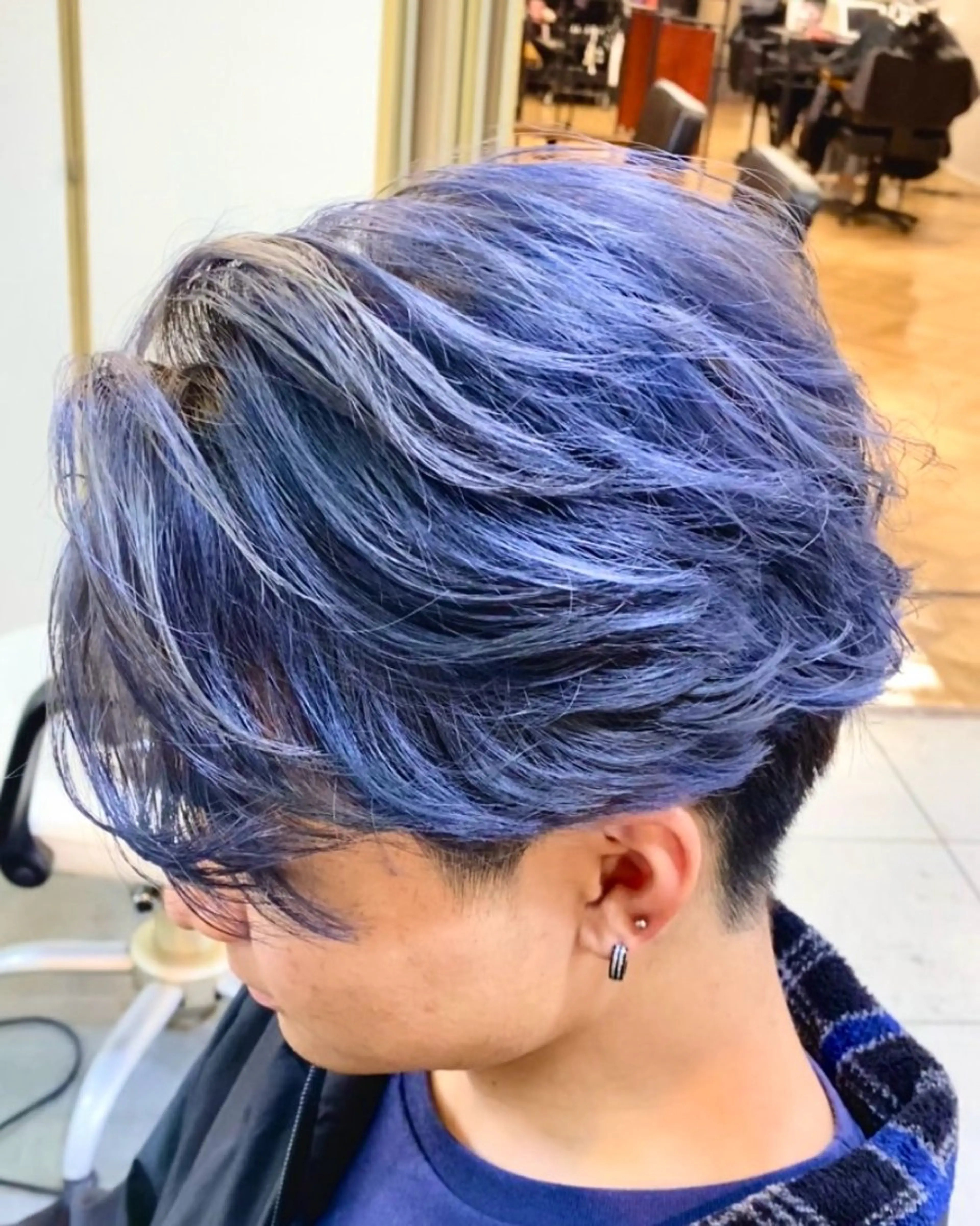 ショート カラー メンズ メンズブリーチ メンズハイトーン ブリーチ ブルーカラー ブルーグレー カット ヘアカラー トリートメント AYL hair桃花台所属・菅野 奏のヘアスタイル
