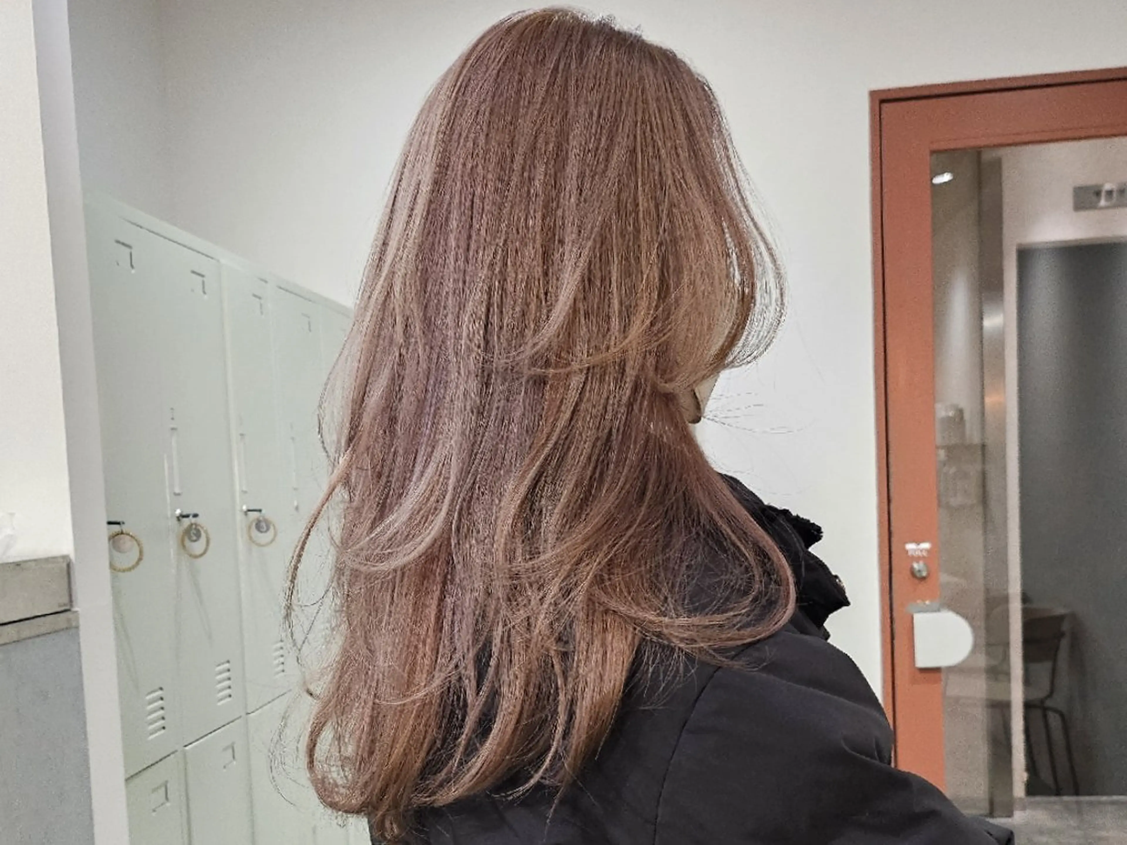 カット＋ブリーチ（仕上りミルクティー程度）＋コタトリートメントの写真