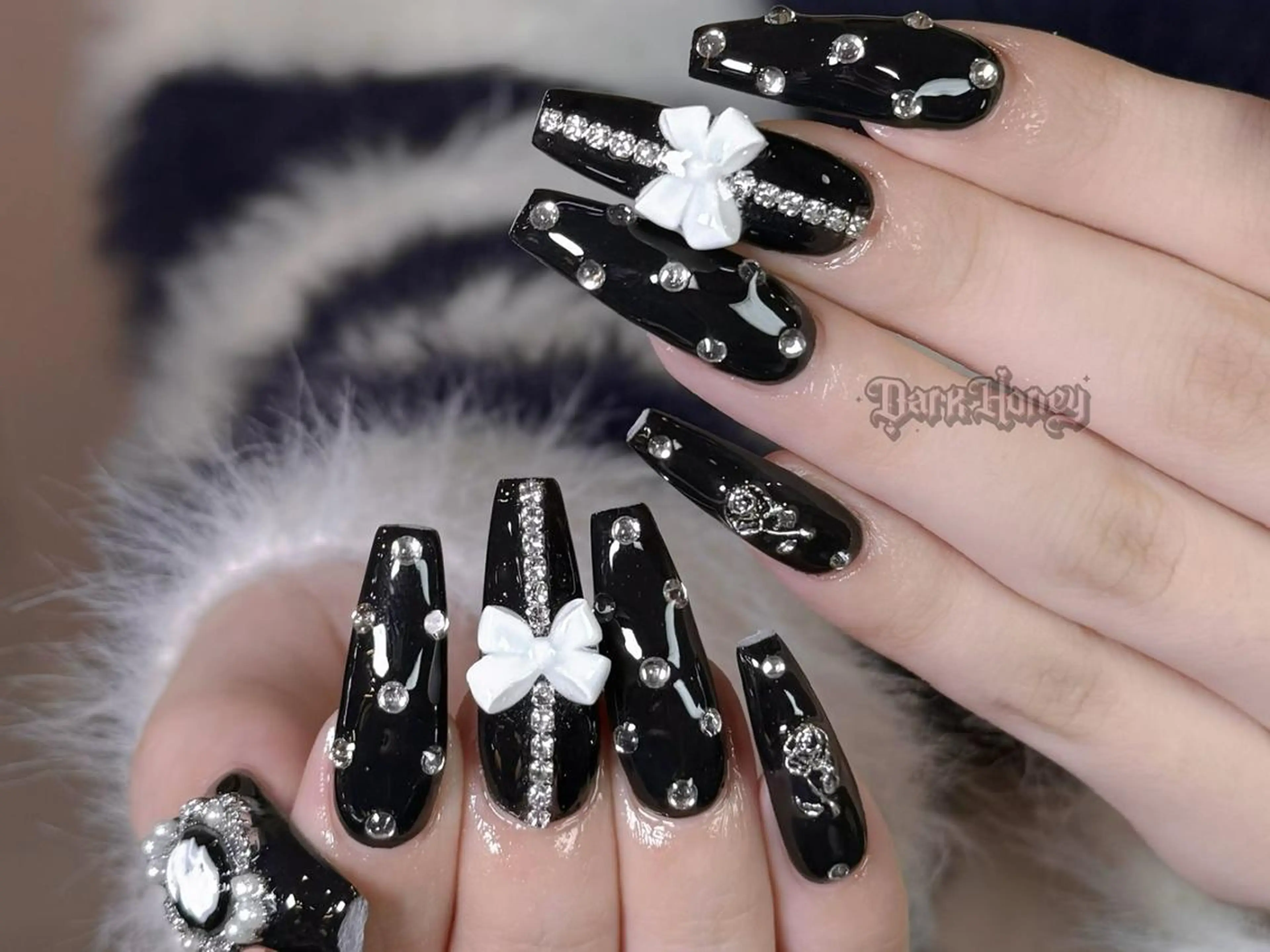 ネイル Dark Honey Susuのネイルデザイン