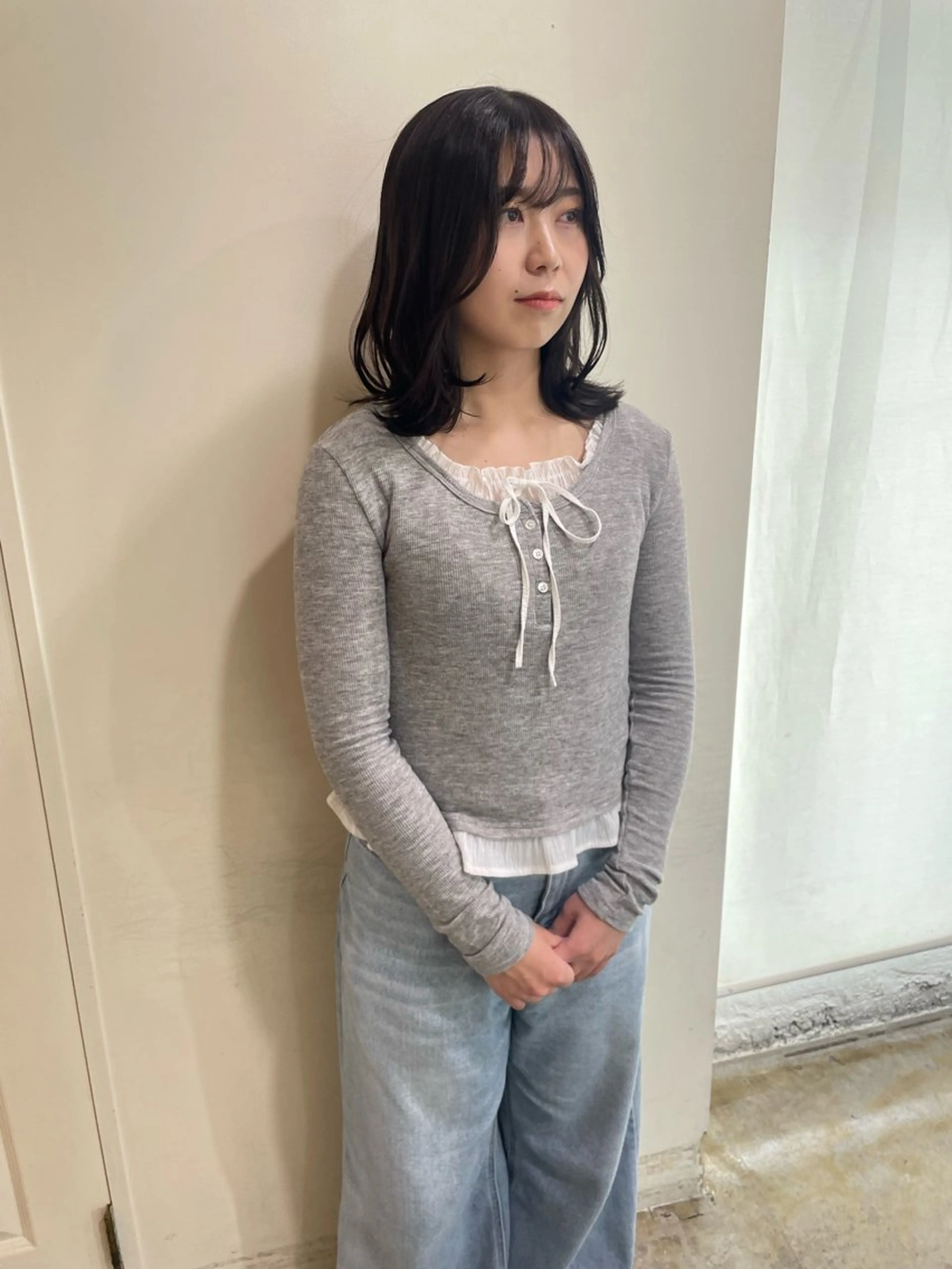 ミディアム カラー グレージュ レイヤーカット カット ヘアカラー トリートメント MIOベージュカラー 柔らかいカラーのヘアスタイル