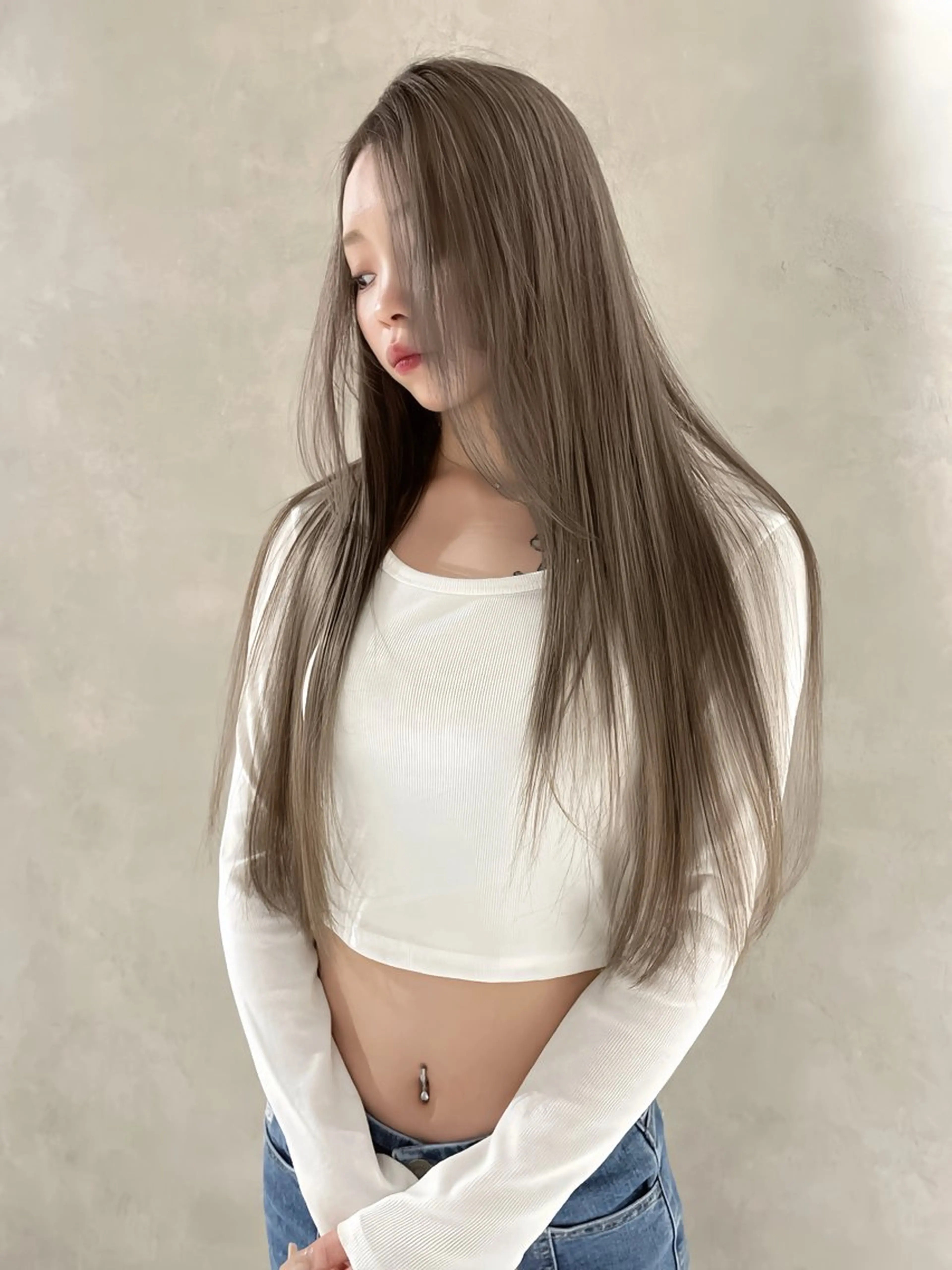 ロング カラー ブリーチ ヘアカラー isseiハイトーン /韓国レイヤーのヘアスタイル