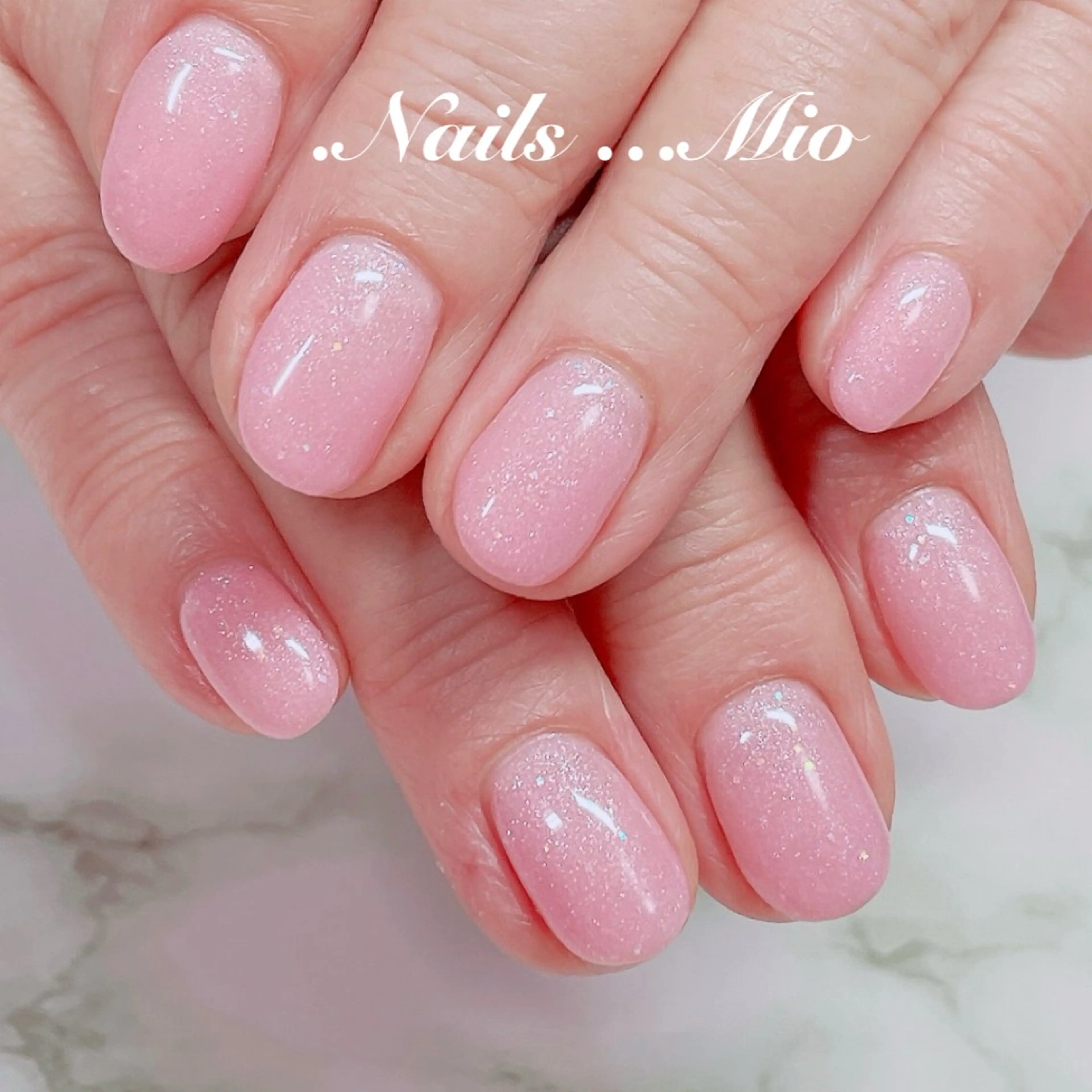 ネイル ジェルネイル ワンカラーネイル 赤色 ハンドネイル .Nails Mio 赤羽西ネイルサロンのネイルデザイン