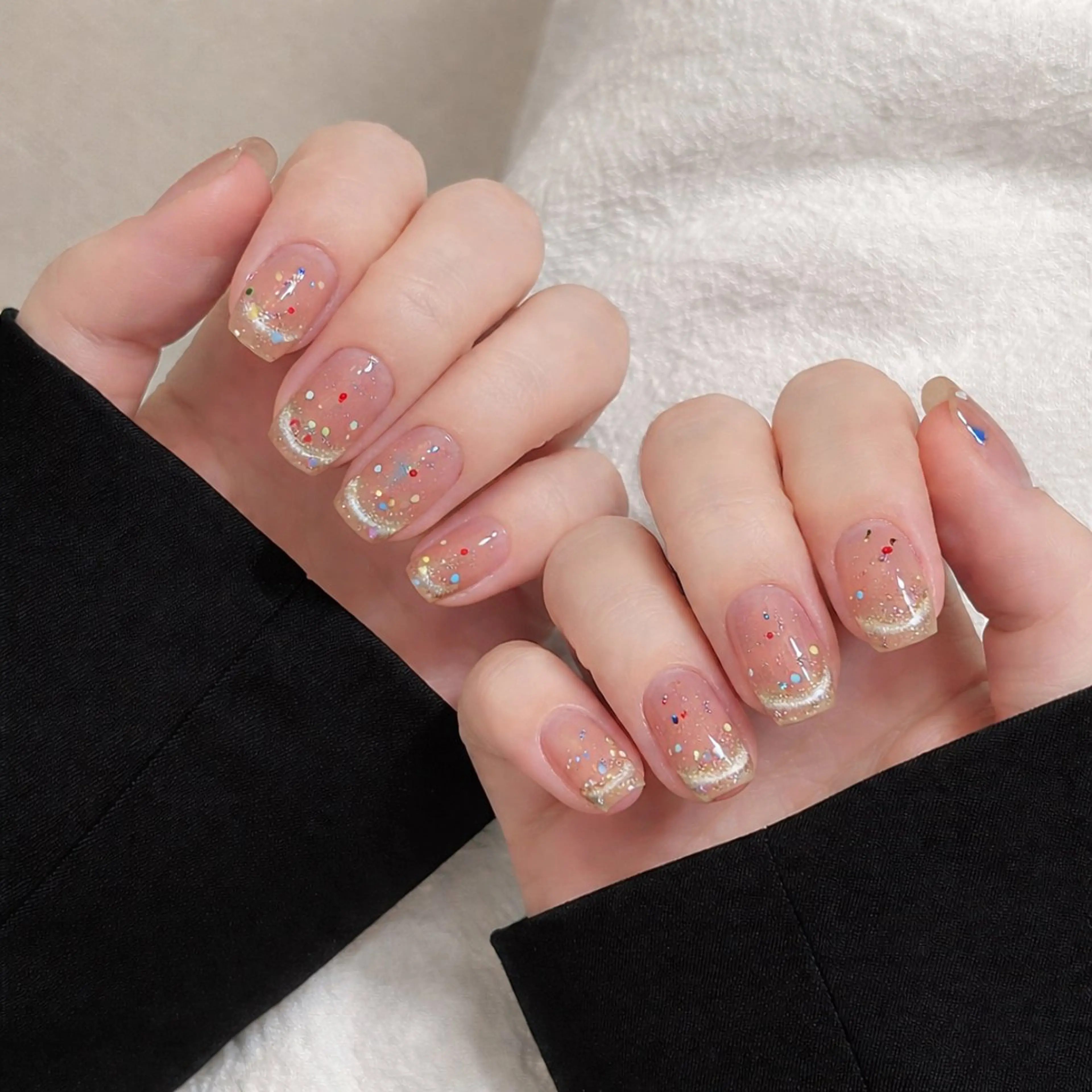 【ジェルオフ無料】マグネットフレンチマルチカラードットの写真