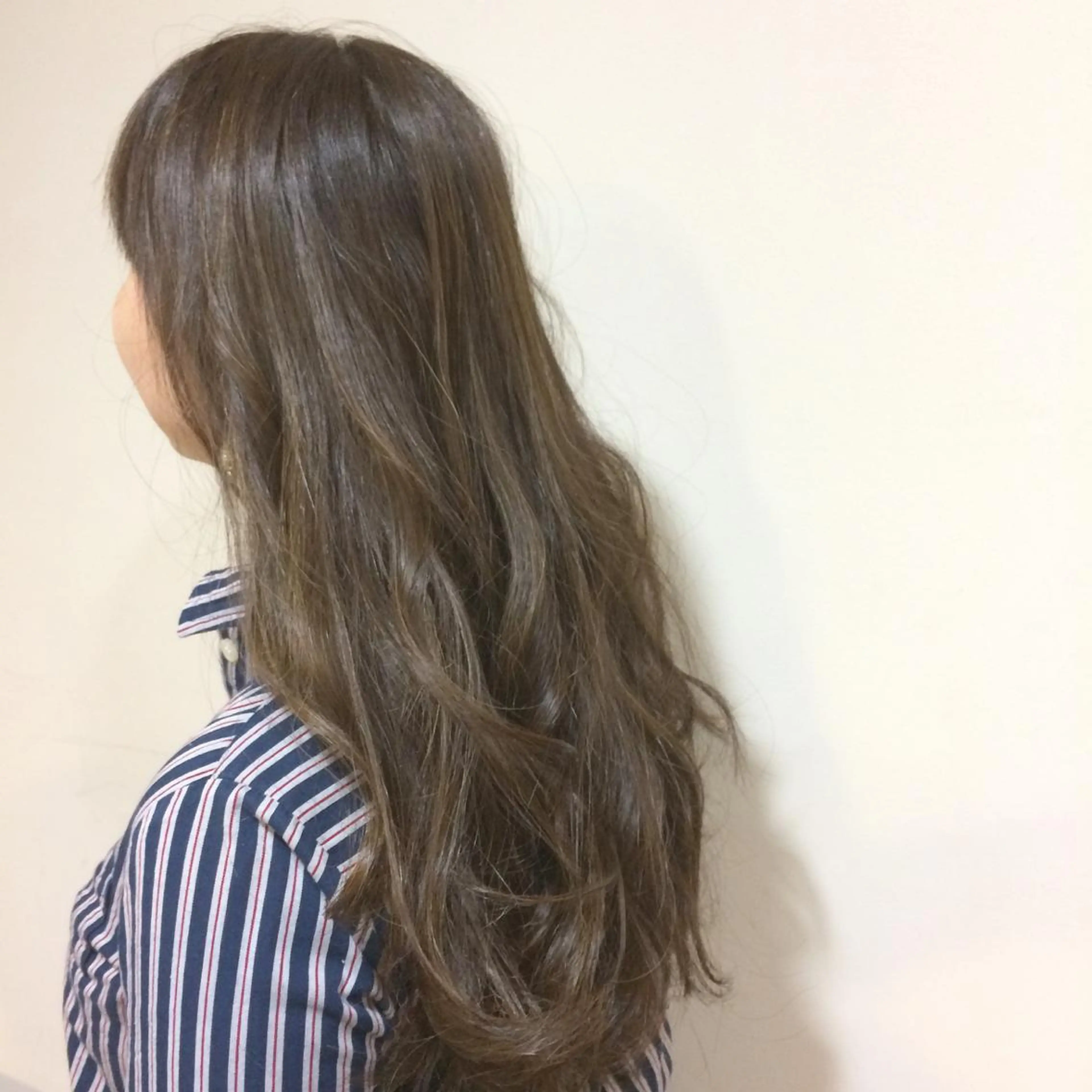 ショート ミディアム セミロング ロング カラー パーマ ヘアアレンジ メンズ キッズ メンズハイライト アッシュ ハイライトカラー オリーブアッシュ ハイライト 岡田 杏のエステ・リラクイメージ