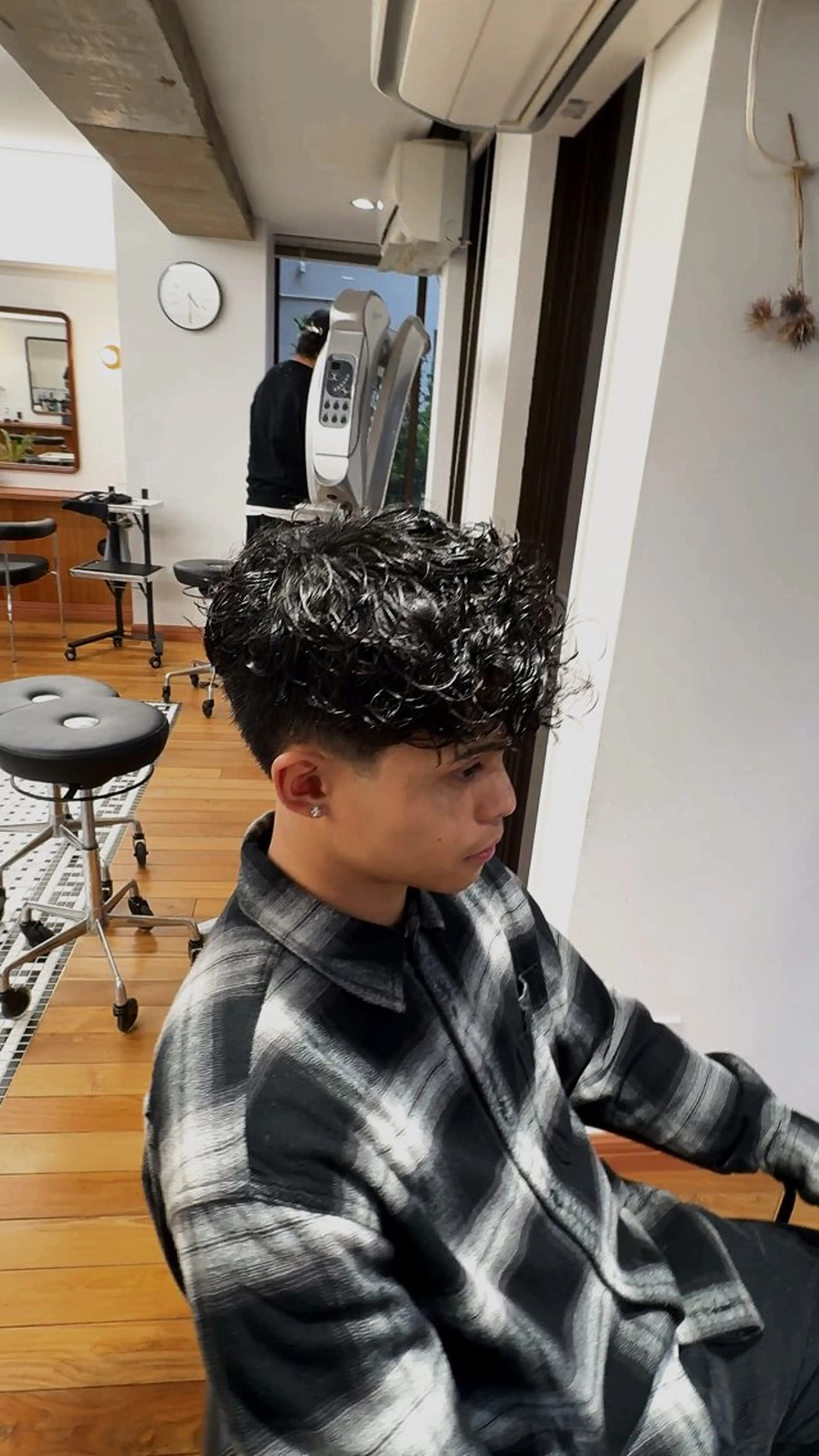 ショート メンズ スペインカール メンズカット 髙橋創のヘアスタイル