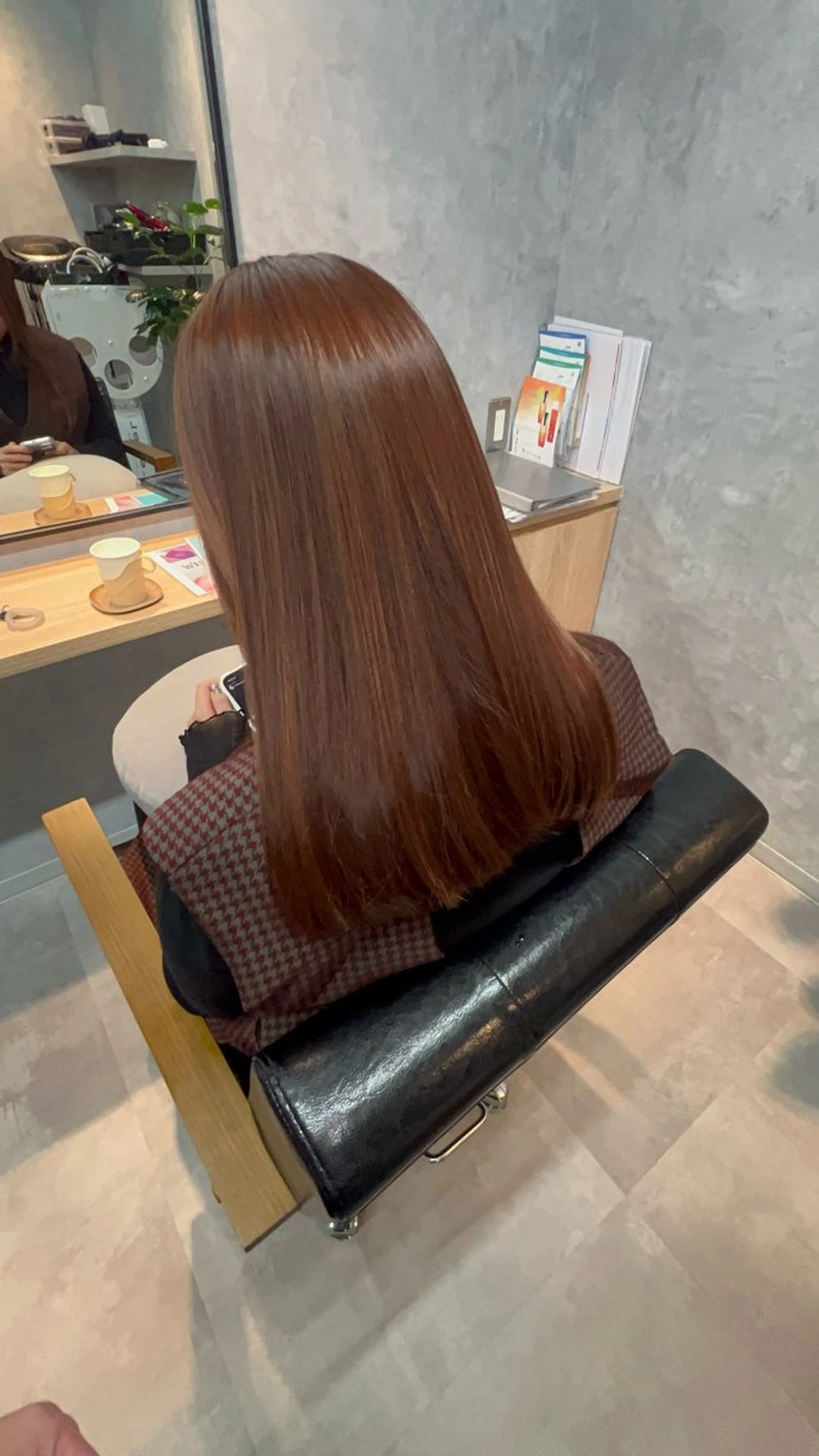 ロング motoトップカラー リスト/ブリーチカラのヘアスタイル