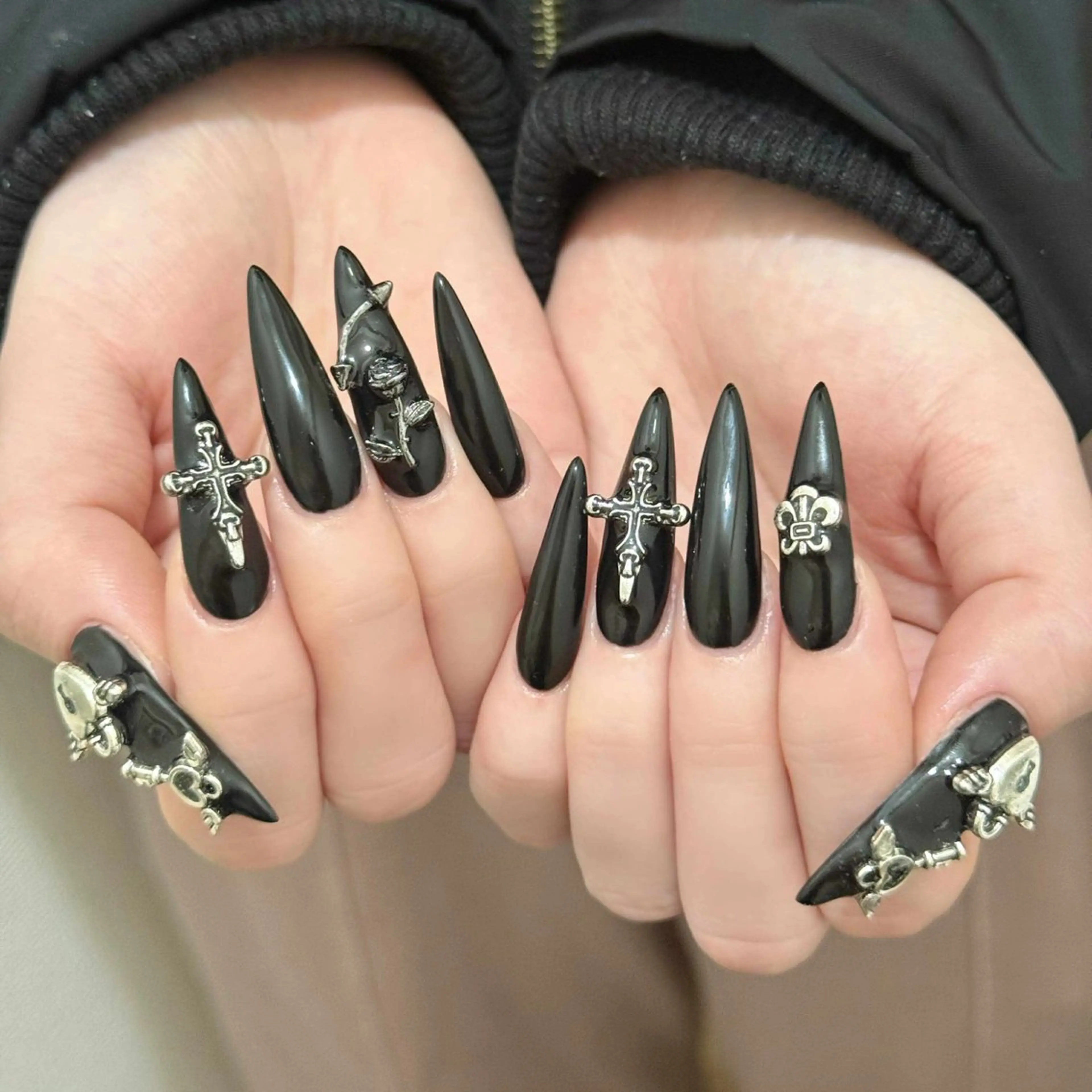 ネイル オーロラネイル ボルドー ブラウン 氷ネイル・うるうるネイル キラキラネイル ハンドネイル Julli NailStudioのネイルデザイン