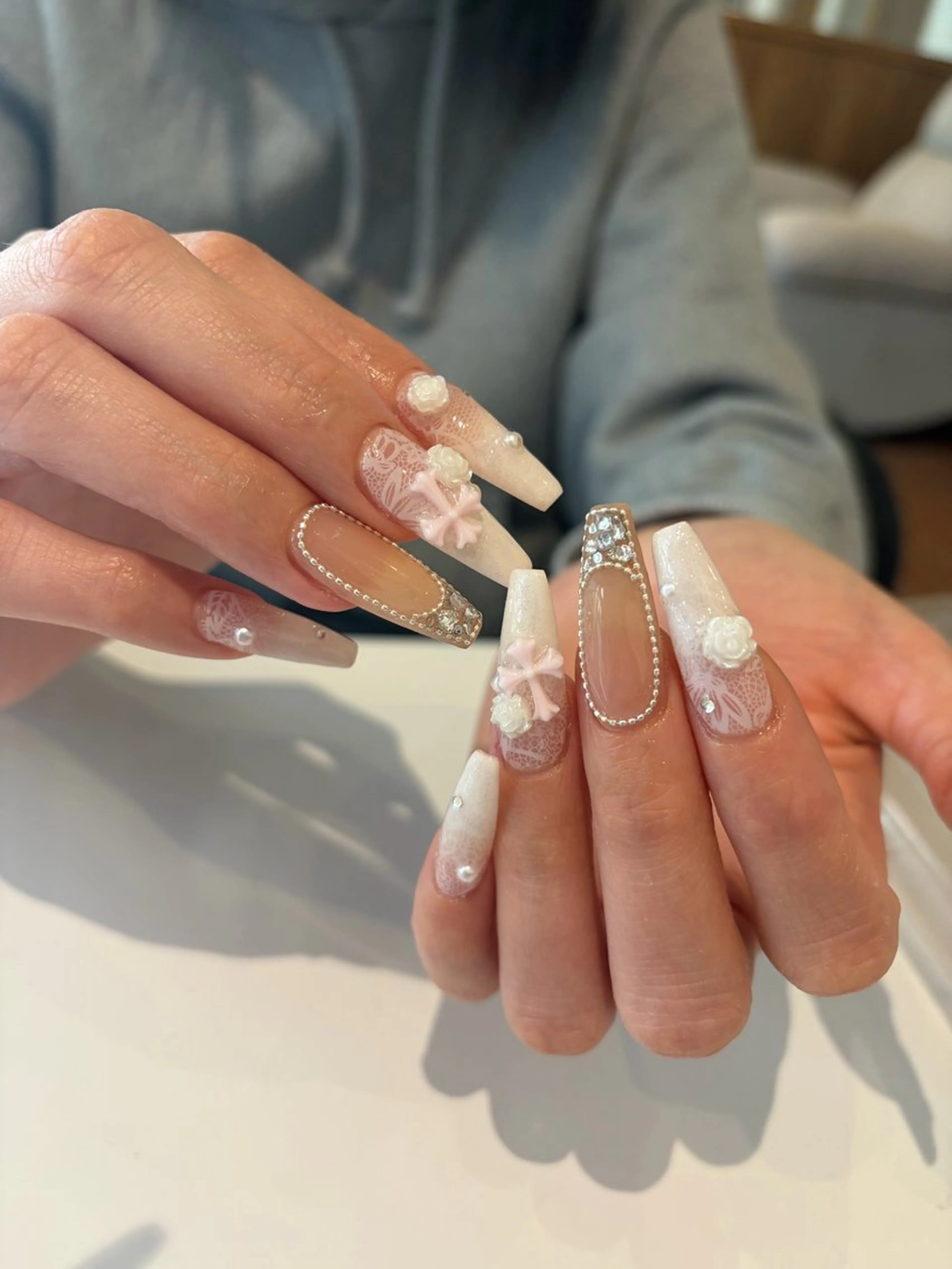 ネイル グラデーション レース ホワイト ハンドネイル ballie／小野原 なつみのネイルデザイン