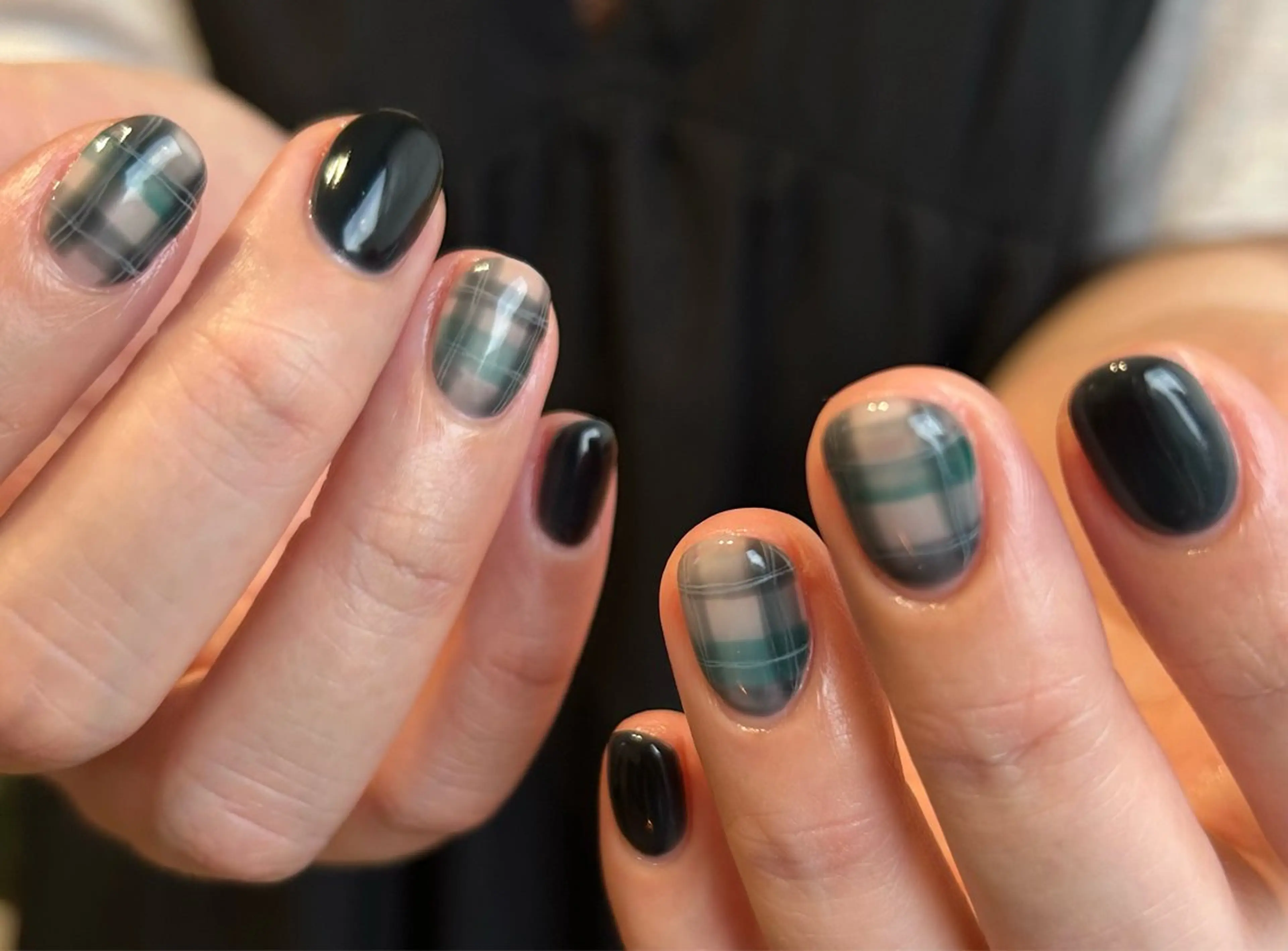 ネイル フラッシュネイル マグネットネイル ニュアンスネイル オフィスネイル ショートネイル sufu. nail YUKIのネイルデザイン