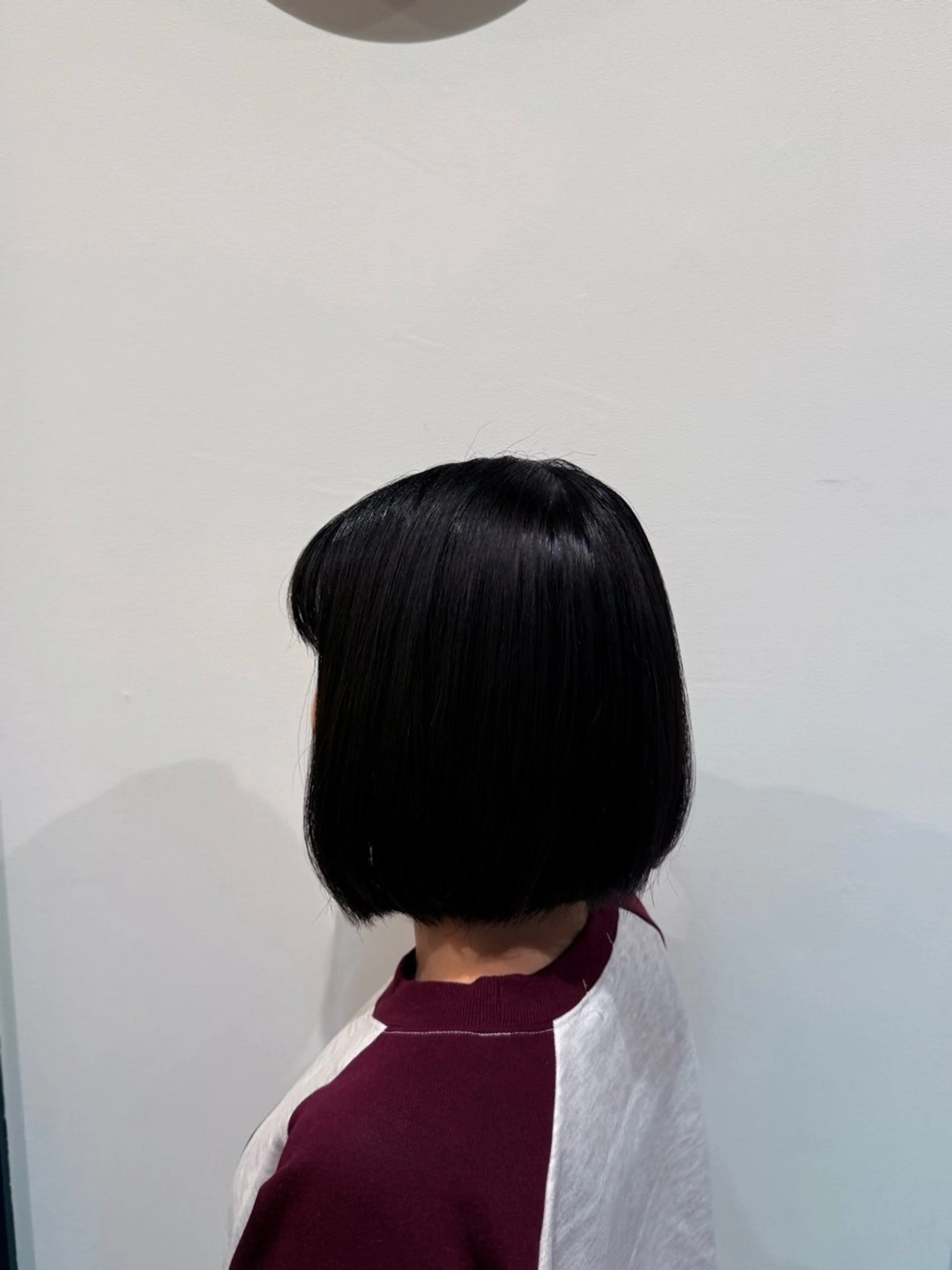 ミディアム カラー 黒髪 ブルーカラー ブルーブラック ヘアカラー トリートメント 武原 虹音のヘアスタイル