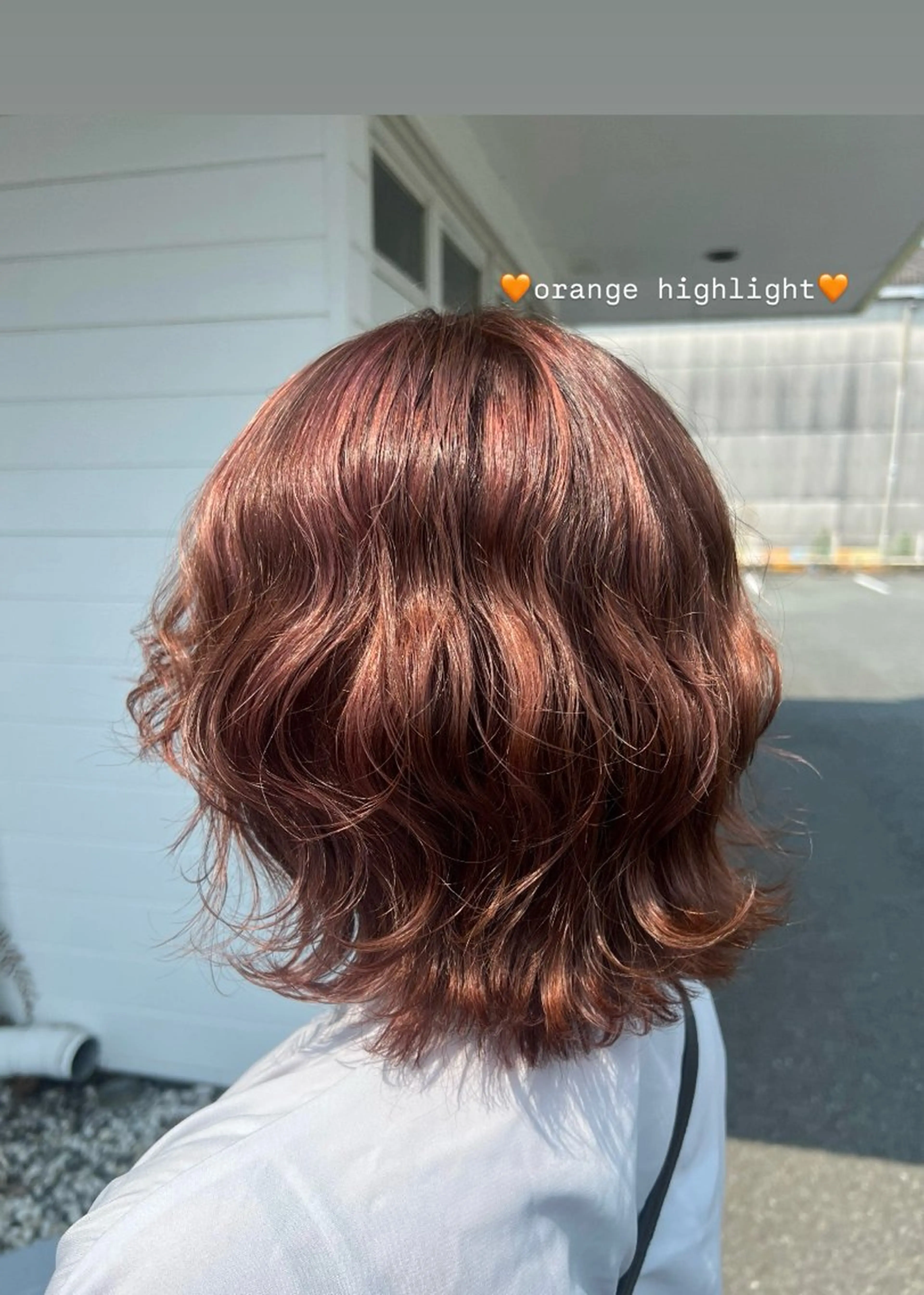 ミディアム カラー ブリーチ ハイライトカラー オレンジ ハイライト ヘアカラー トリートメント LiTA 友田未来のヘアスタイル