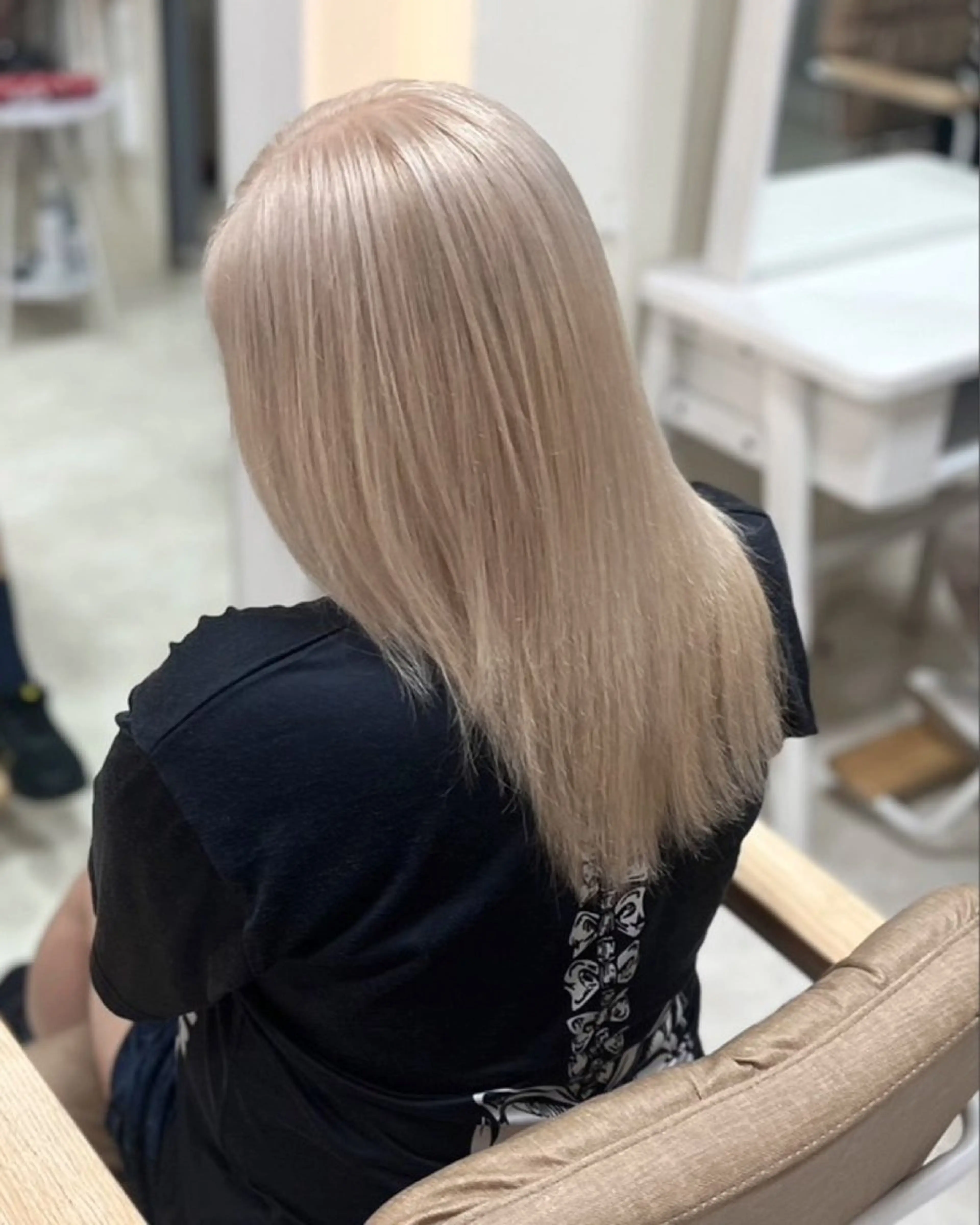 ロング カラー 🩷モテるハイトーン 🩷ブリーチ特化🩷のヘアスタイル