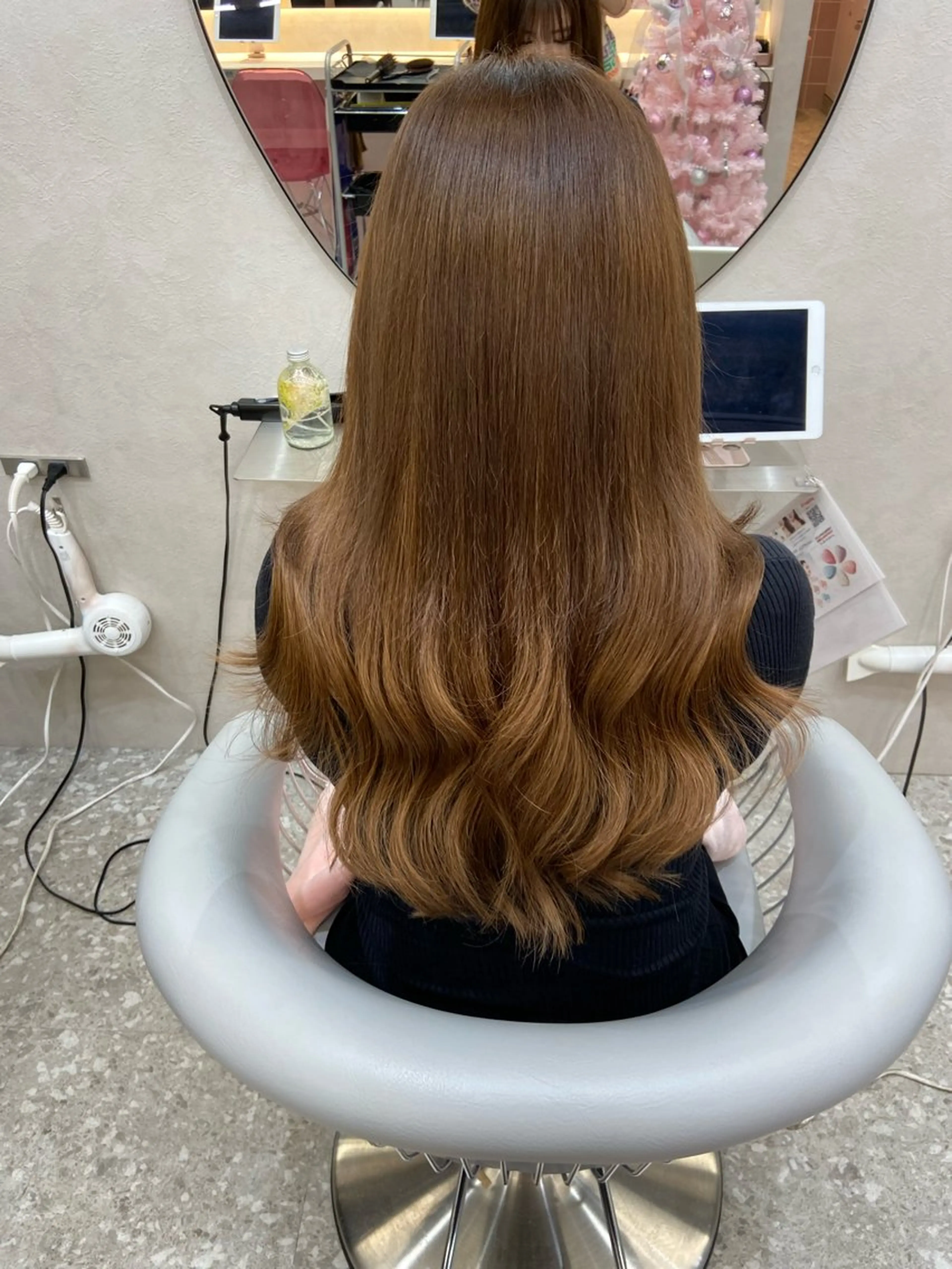 ロング カラー シールエクステ ベージュカラー ミルクティーベージュ エクステ 韓国風ヘア カット ヘアカラー エクステ 新宿/韓国ヘア 中明度カラー/かやのヘアスタイル