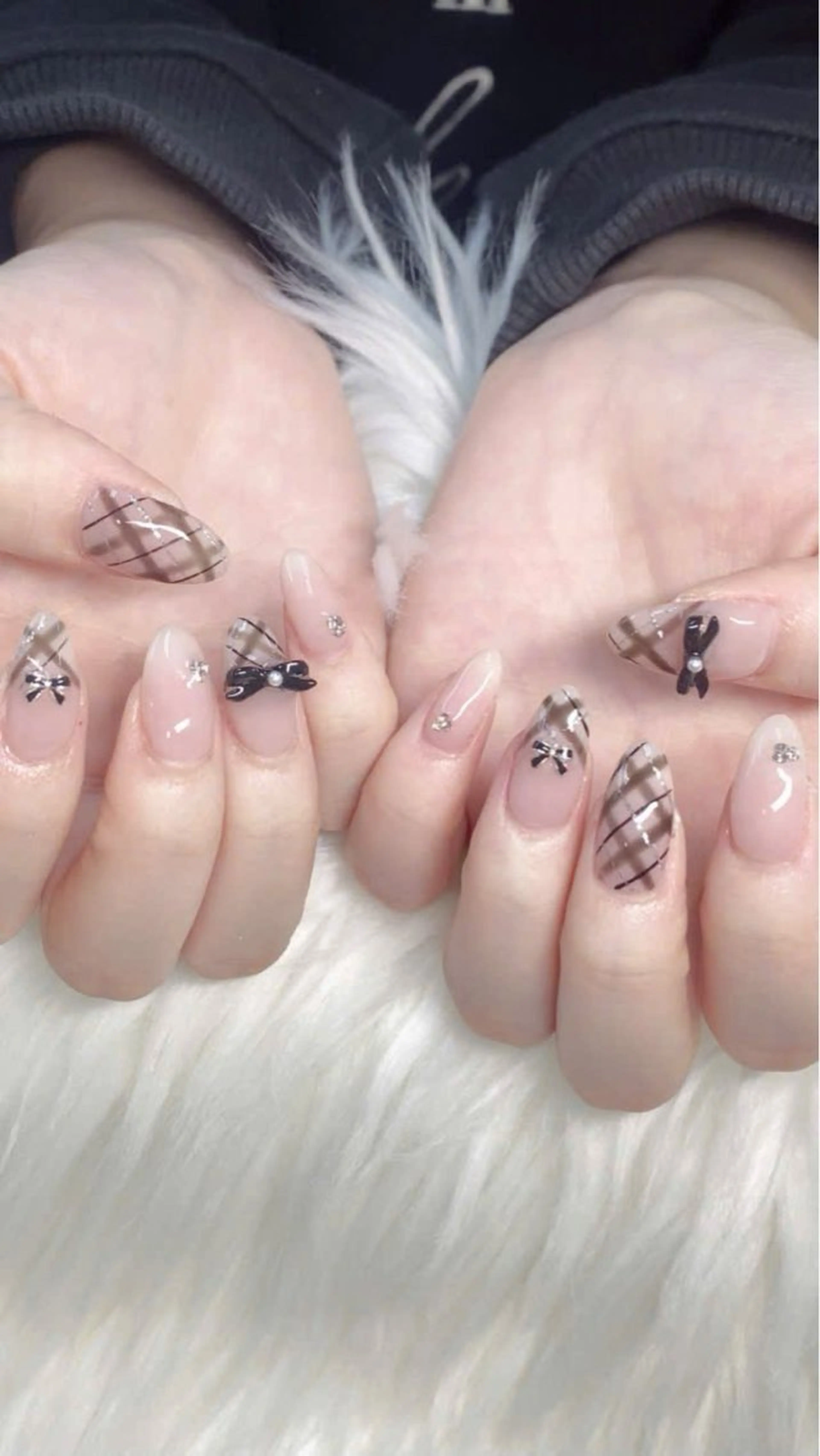 ネイル フレンチネイル グラデーション キラキラネイル 韓国ネイル マグネットネイル ハンドネイル ハンドケア Hara Nail 【持ち込みOK】のネイルデザイン