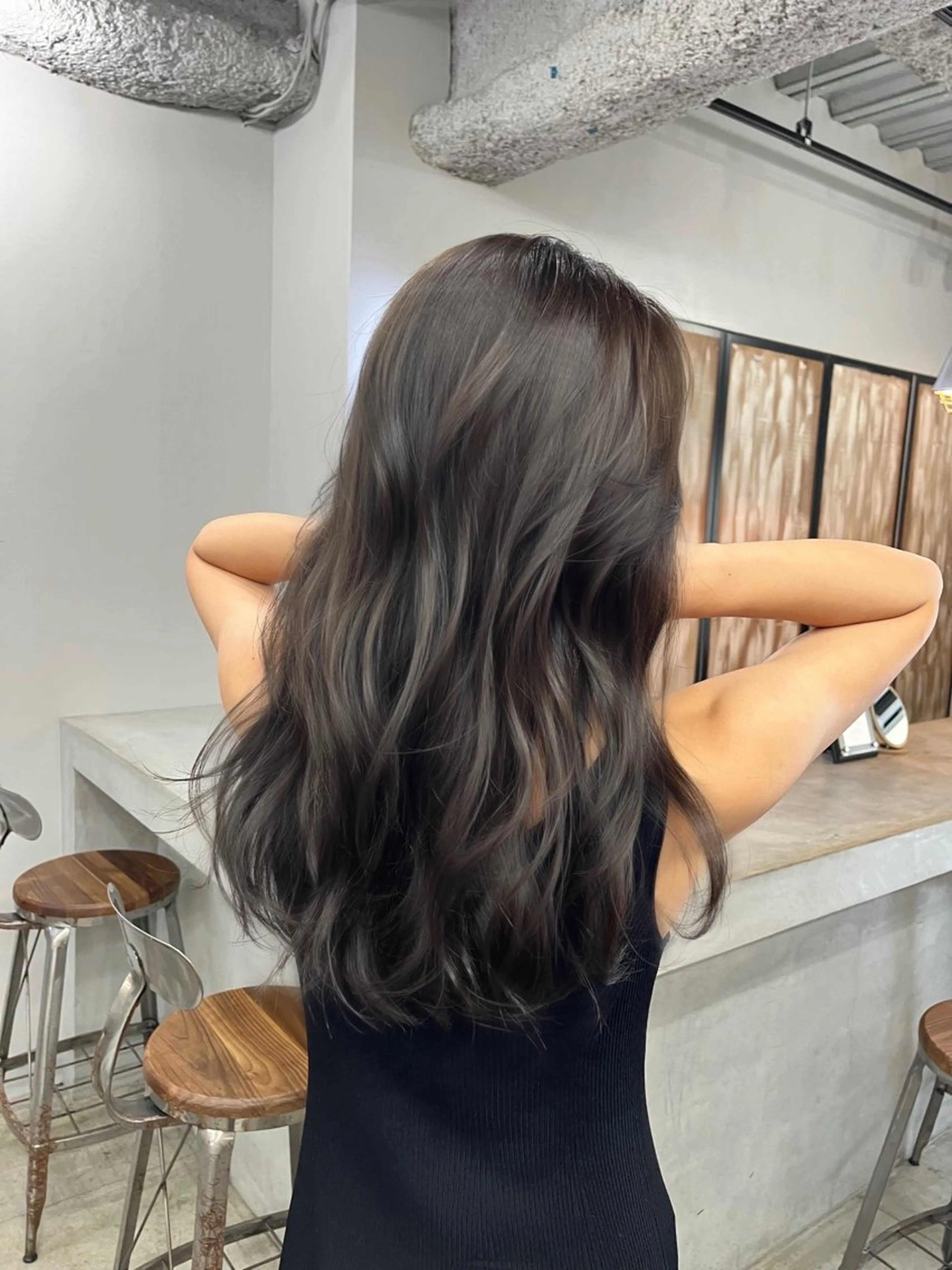 ロング カラー グレージュ レイヤーカット カット ヘアカラー トリートメント ヘアセット 韓国ヘア🫧 KAZUTOのヘアスタイル