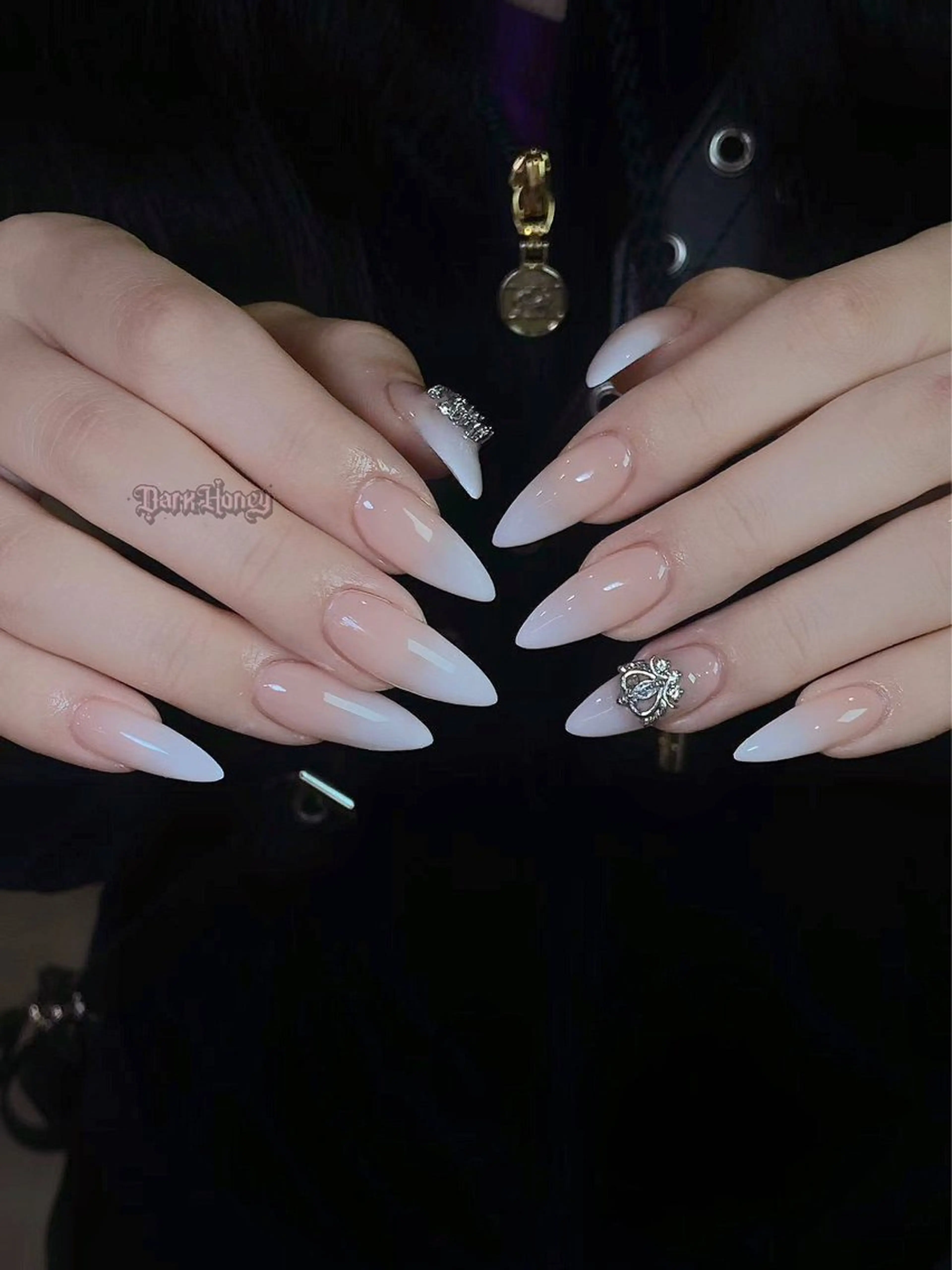 ネイル ハンドネイル Dark honey スカルプ専門原宿店のネイルデザイン