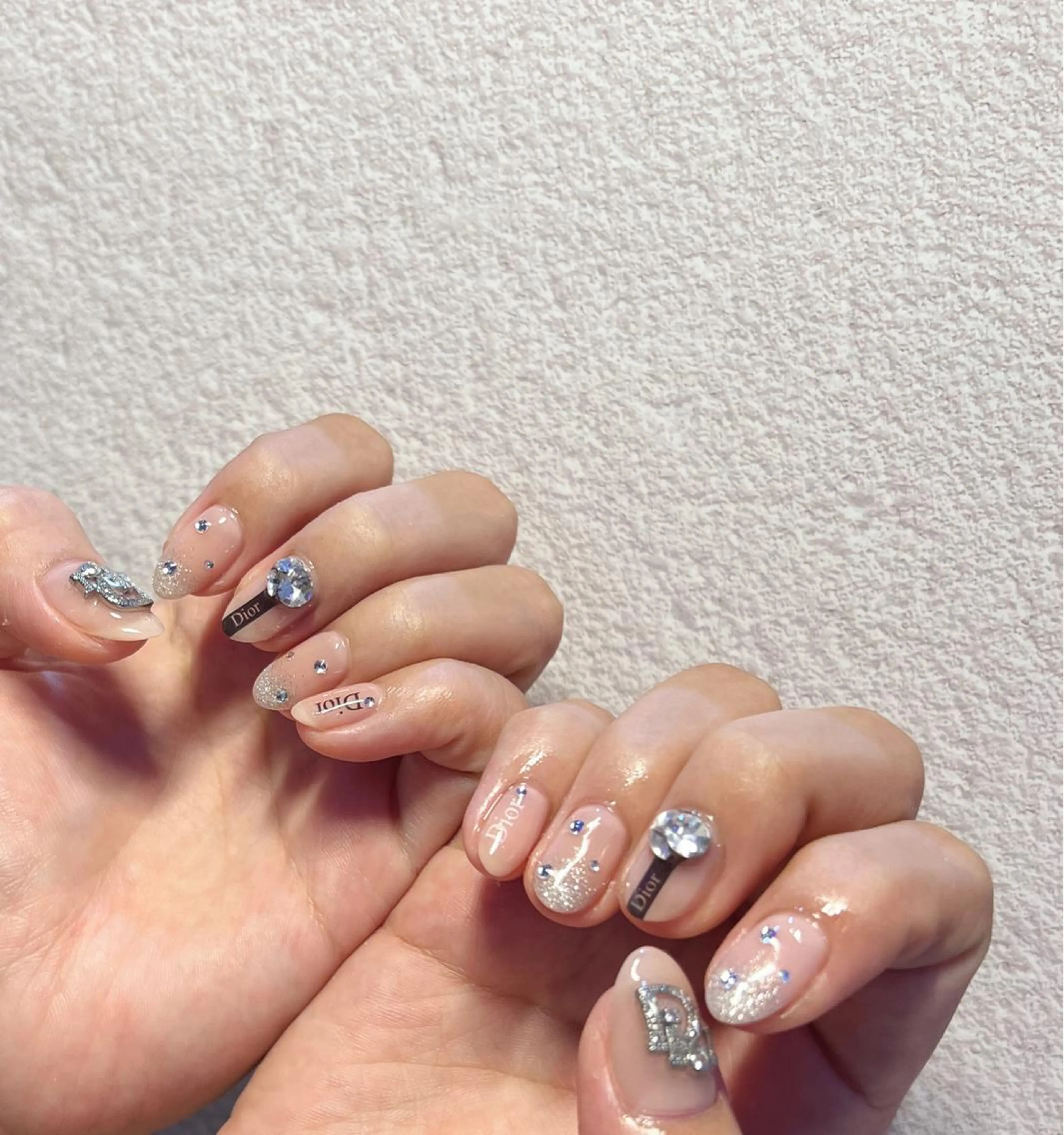 ネイル フレンチネイル ジェルネイル 韓国ネイル 持ち込み パラジェル ちゅるんネイル🪄 耳ツボジュエリー🔗のネイルデザイン