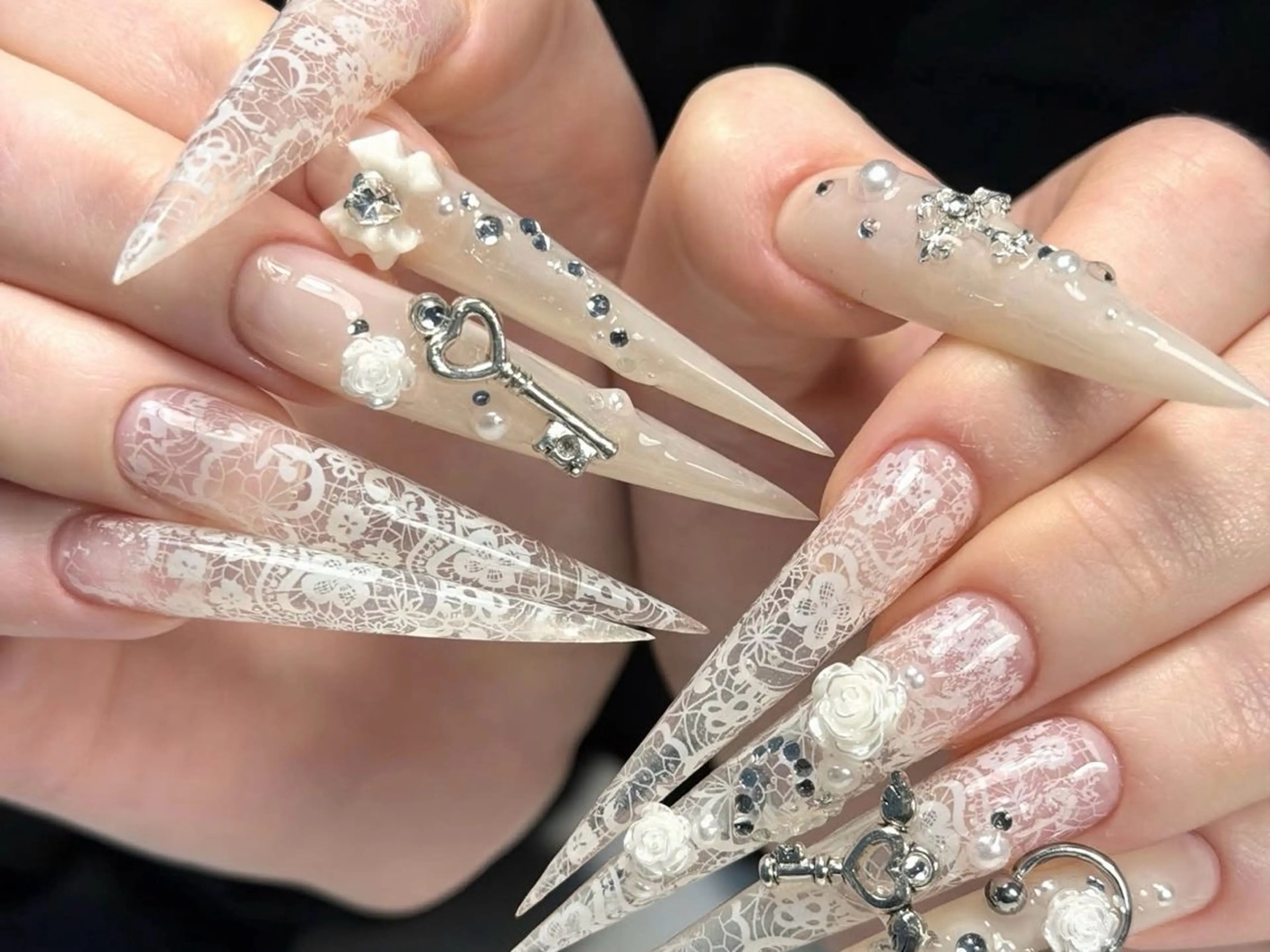ロング フットネイル ハンドケア yu naのネイルデザイン
