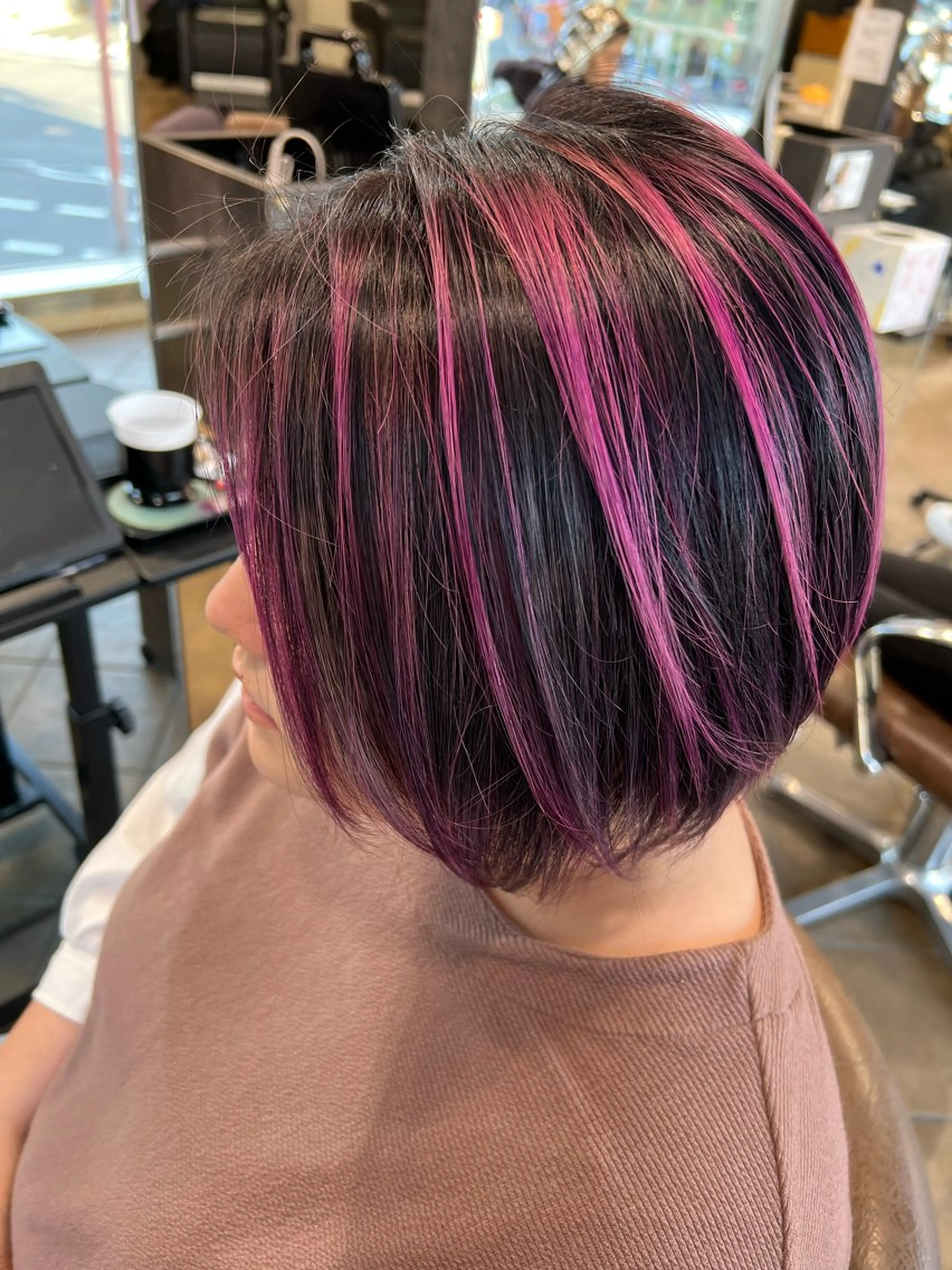 ショート カラー ピンクカラー カット ヘアカラー Ripps長居所属・メテオ ／ヘアカラー 西川菜実のヘアスタイル