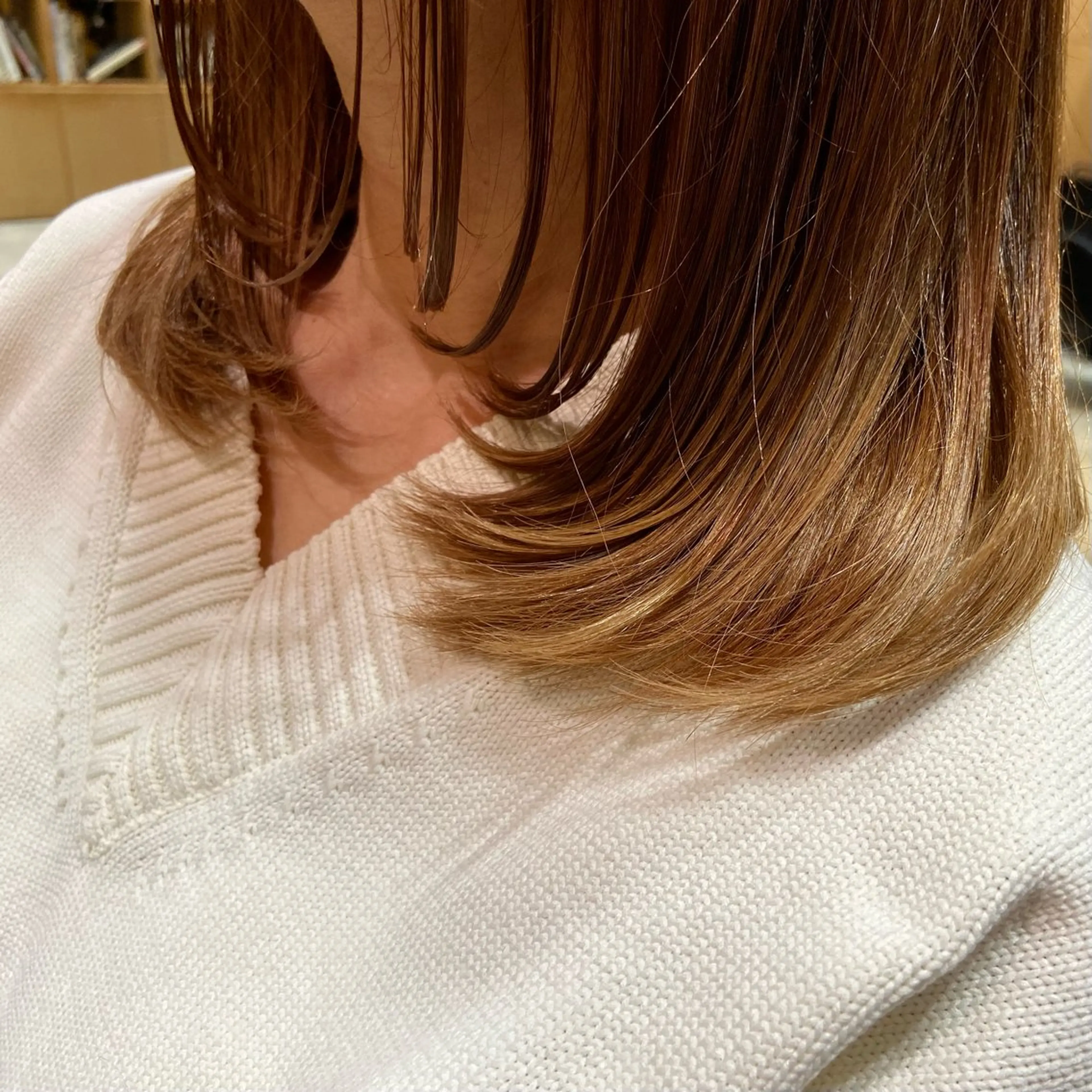 ミディアム IWASHITA TAKESHIのヘアスタイル