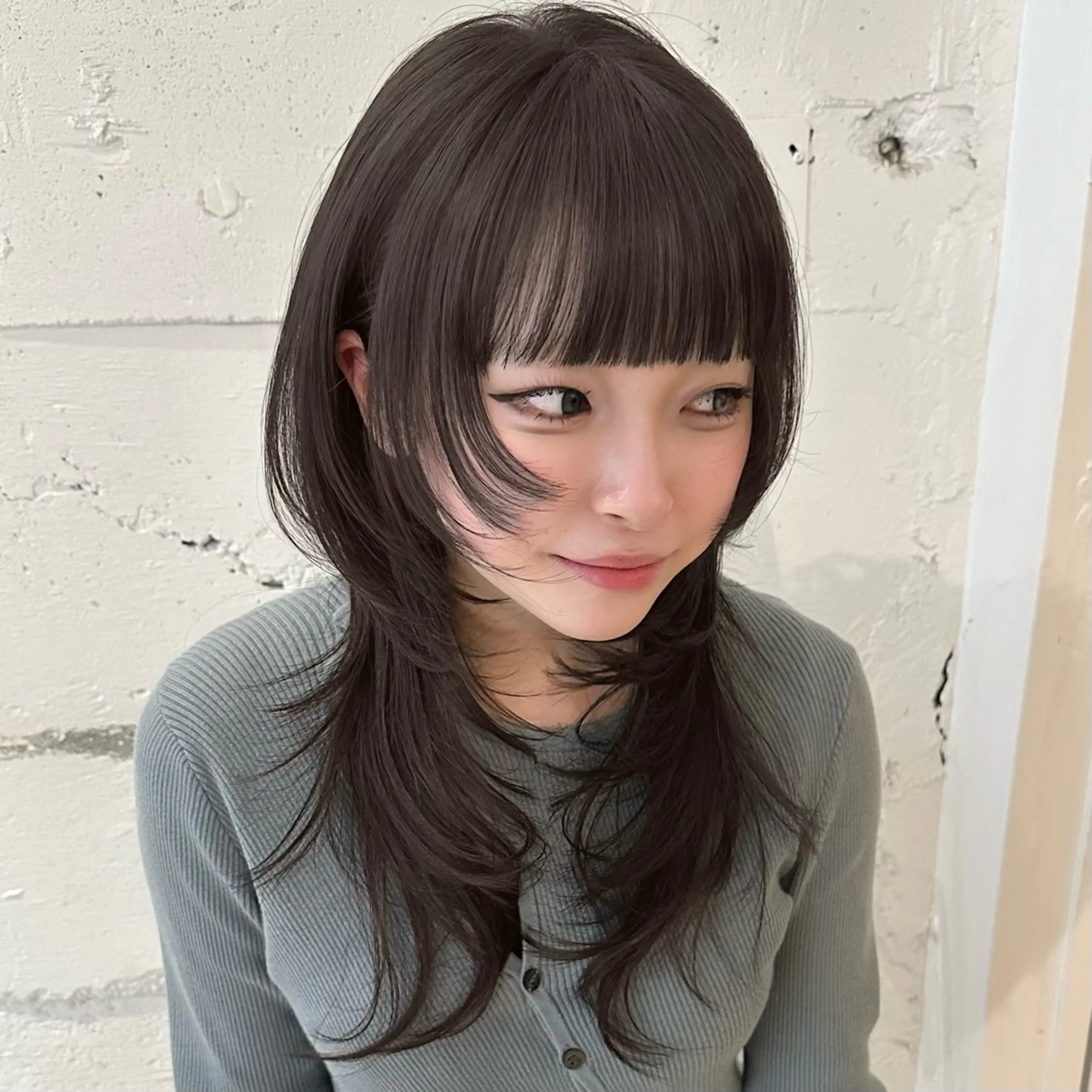 ミディアム カット ヘアカラー トリートメント 🌹ハッシュカット、 レイヤー韓国ヘア🌹のヘアスタイル