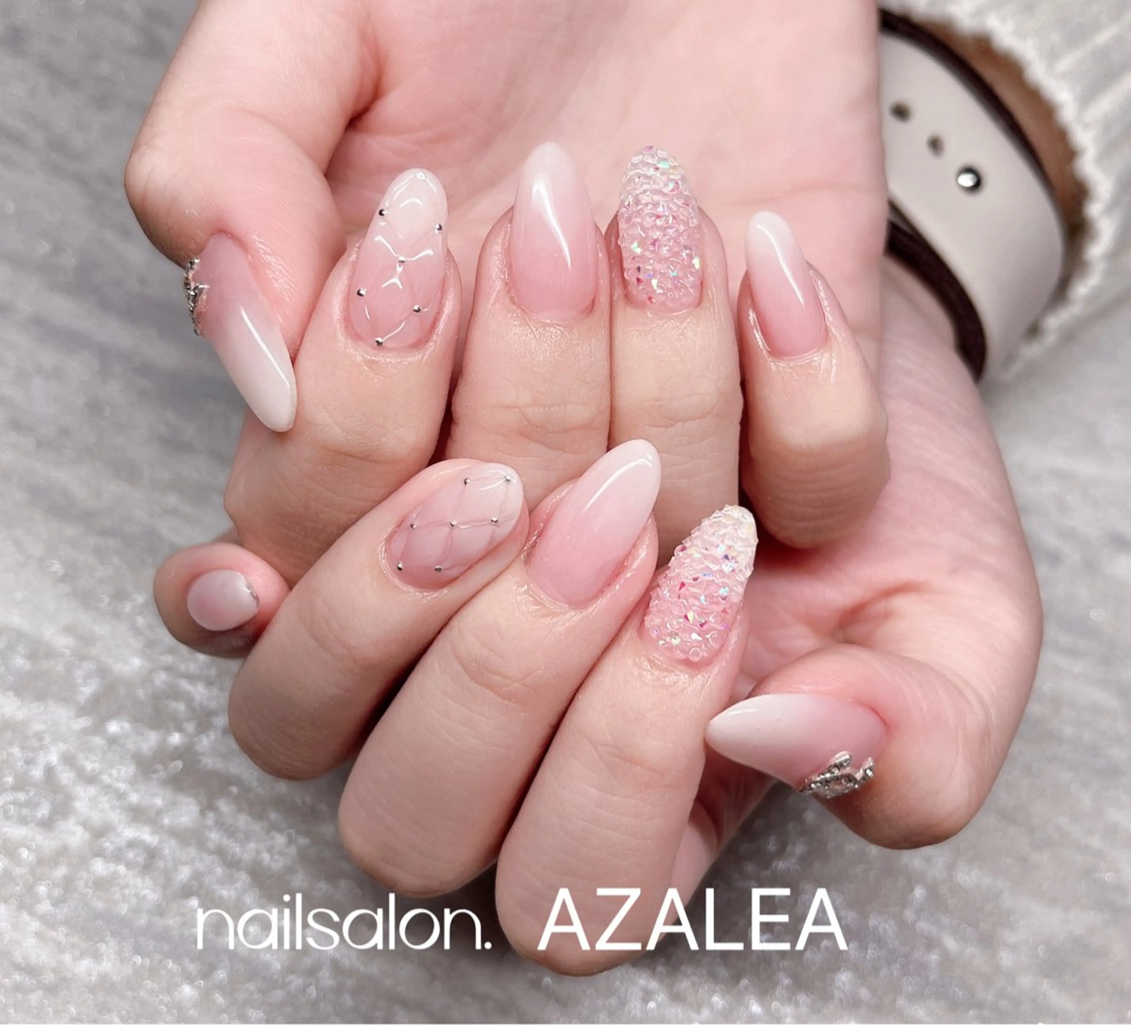 ネイル R inのネイルデザイン