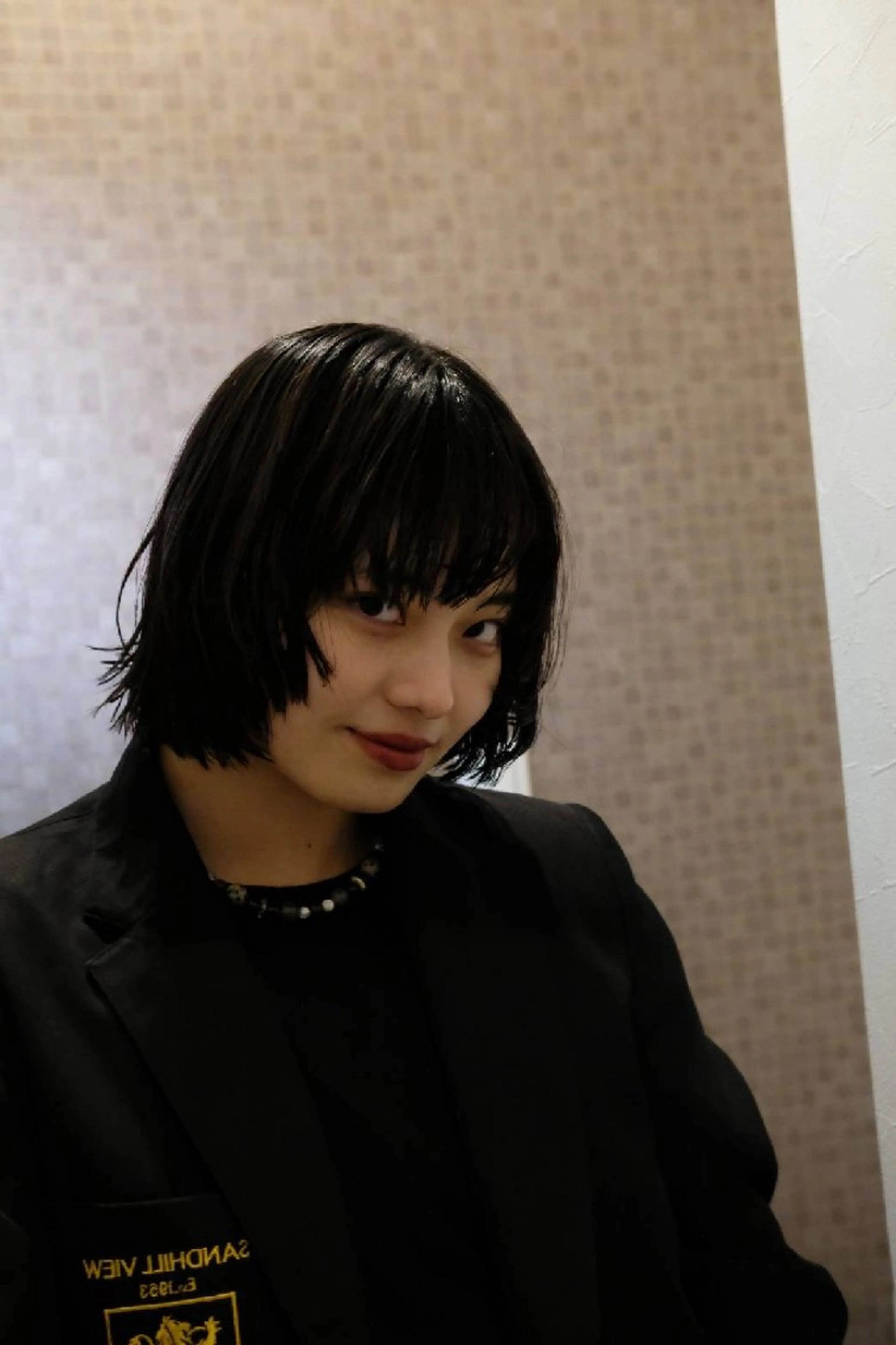 ミディアム OMA　 カタギシのヘアスタイル