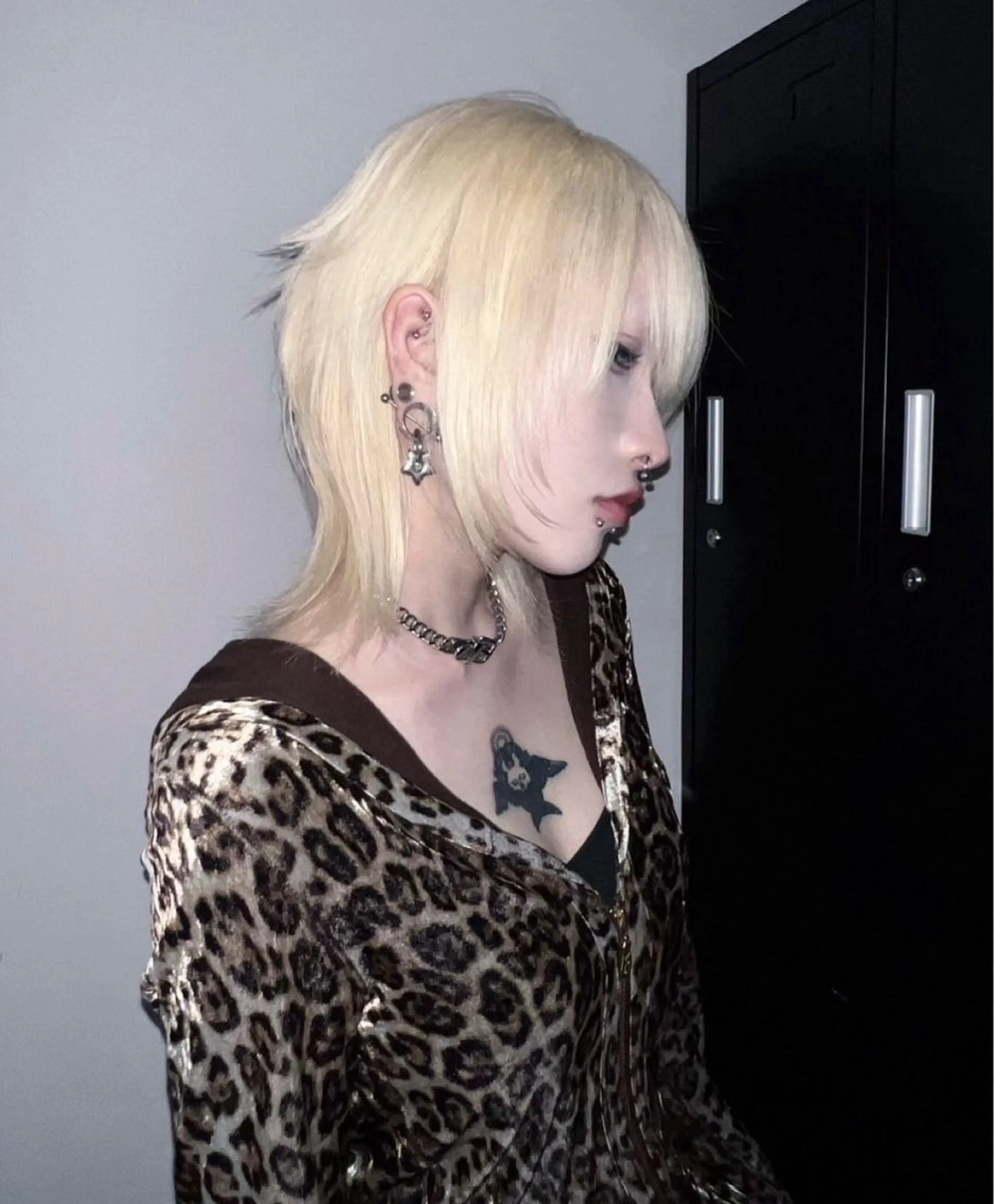 ミディアム ヘアカラー AIRA/ブリーチ /透明感カラーのヘアスタイル