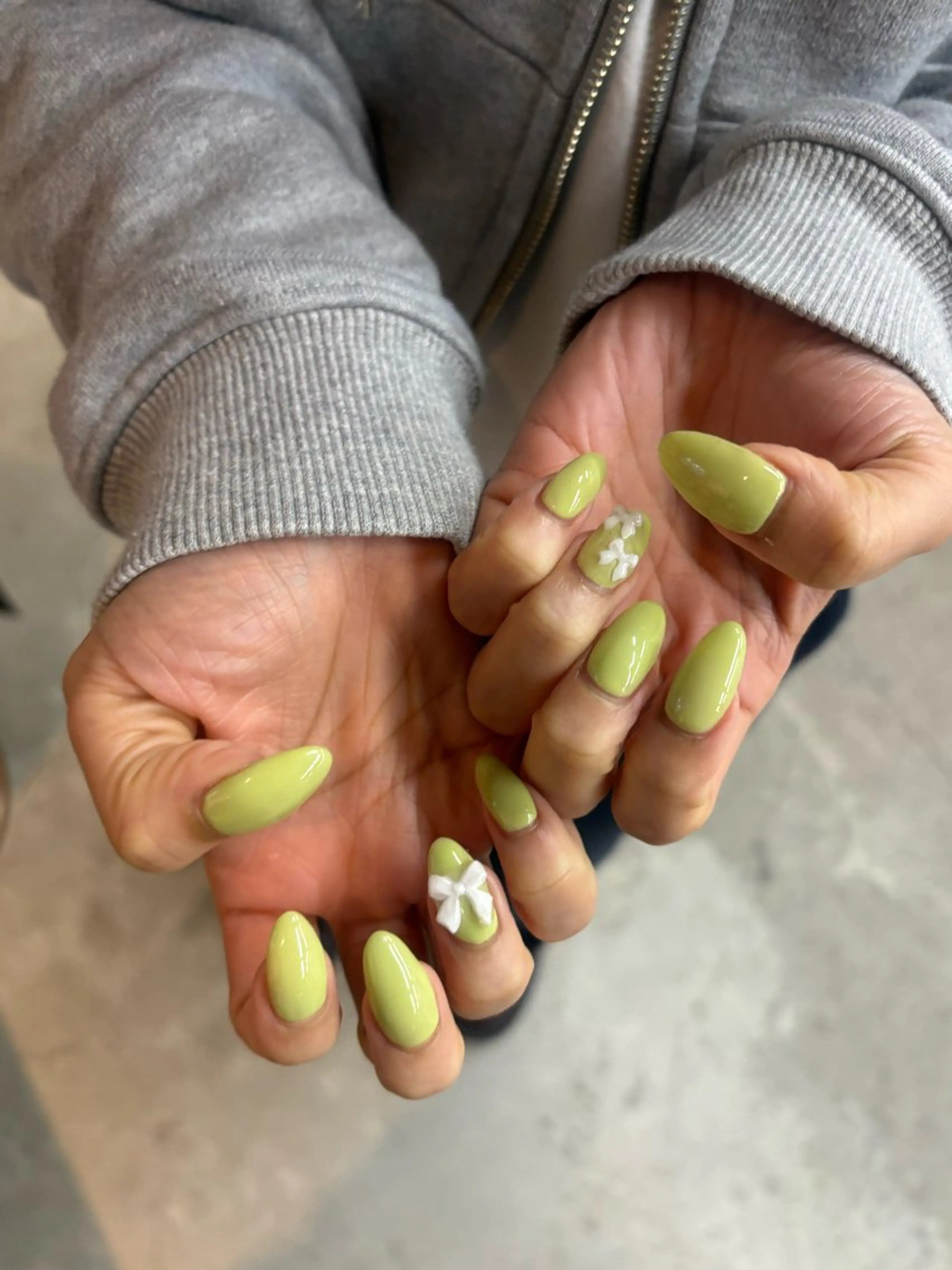ネイル グリーン 春ネイル ハンドネイル atacca/ Saho.パラジェルのネイルデザイン