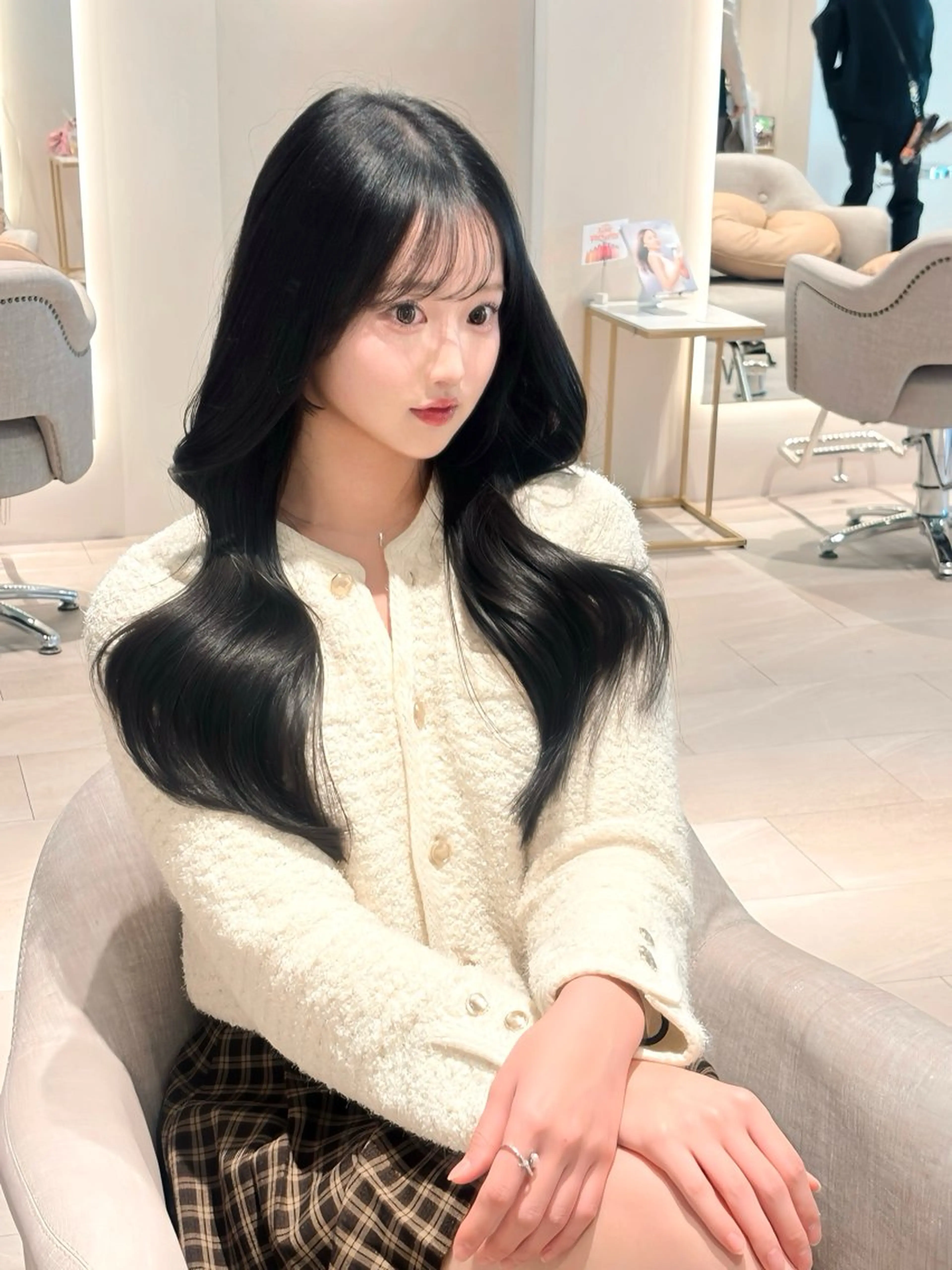 ロング くびれヘア 韓国風ヘア レイヤーカット カット ヘアカラー レイヤーカット/ 透明感カラー🤍楓のヘアスタイル